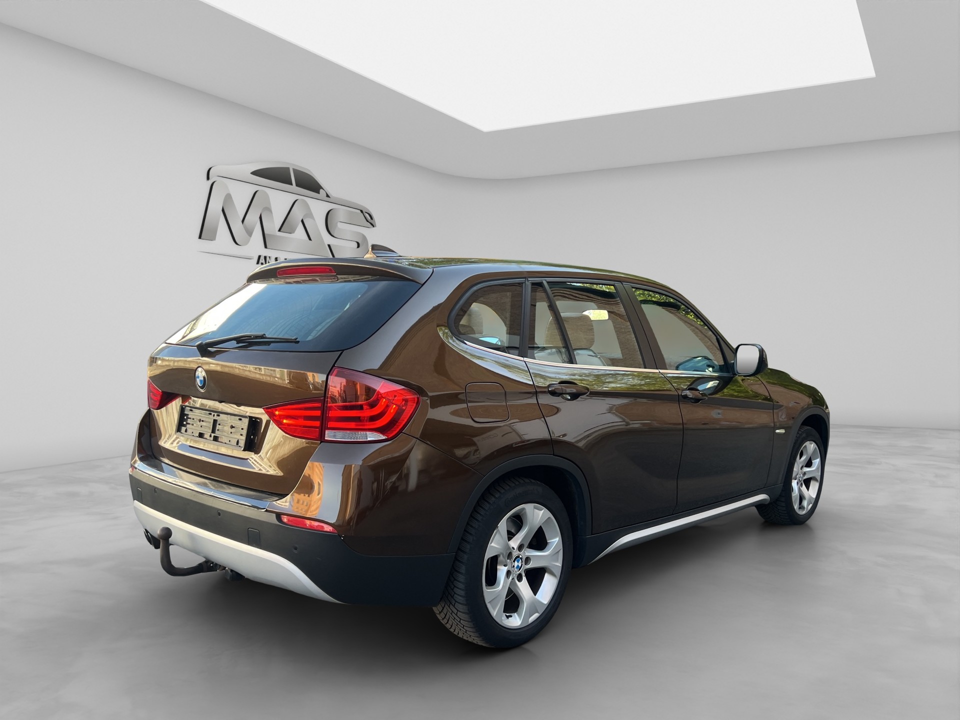 BMW X1 xDrive 28i Steptronic-image-5