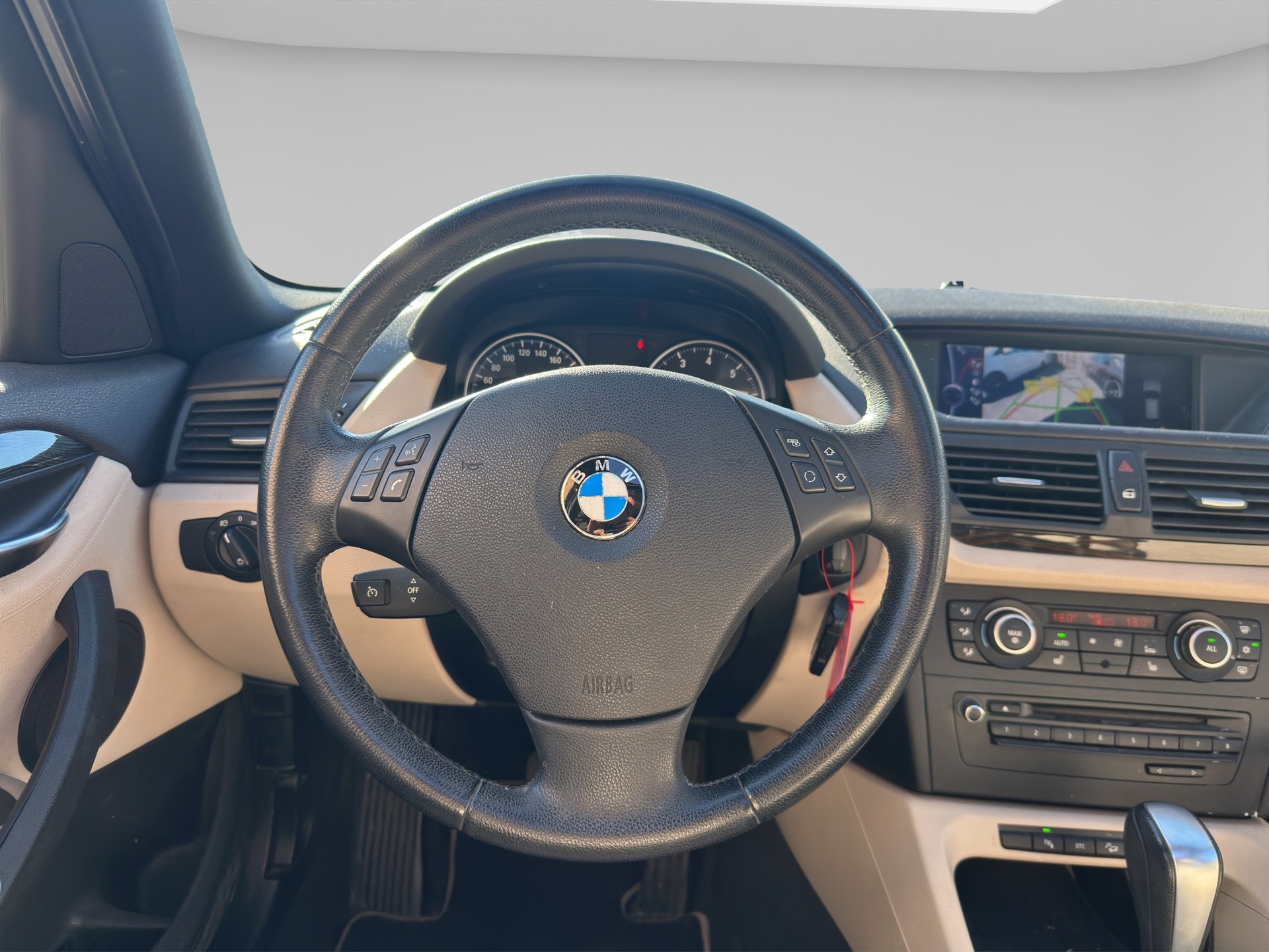 BMW X1 xDrive 28i Steptronic-image-9