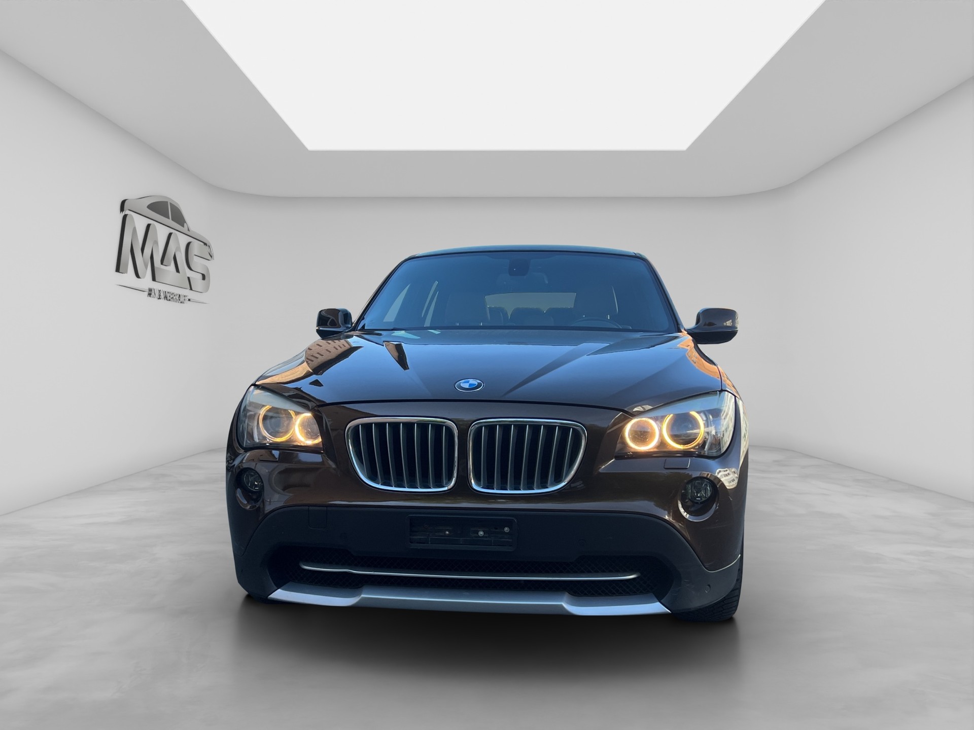 BMW X1 xDrive 28i Steptronic-image-1