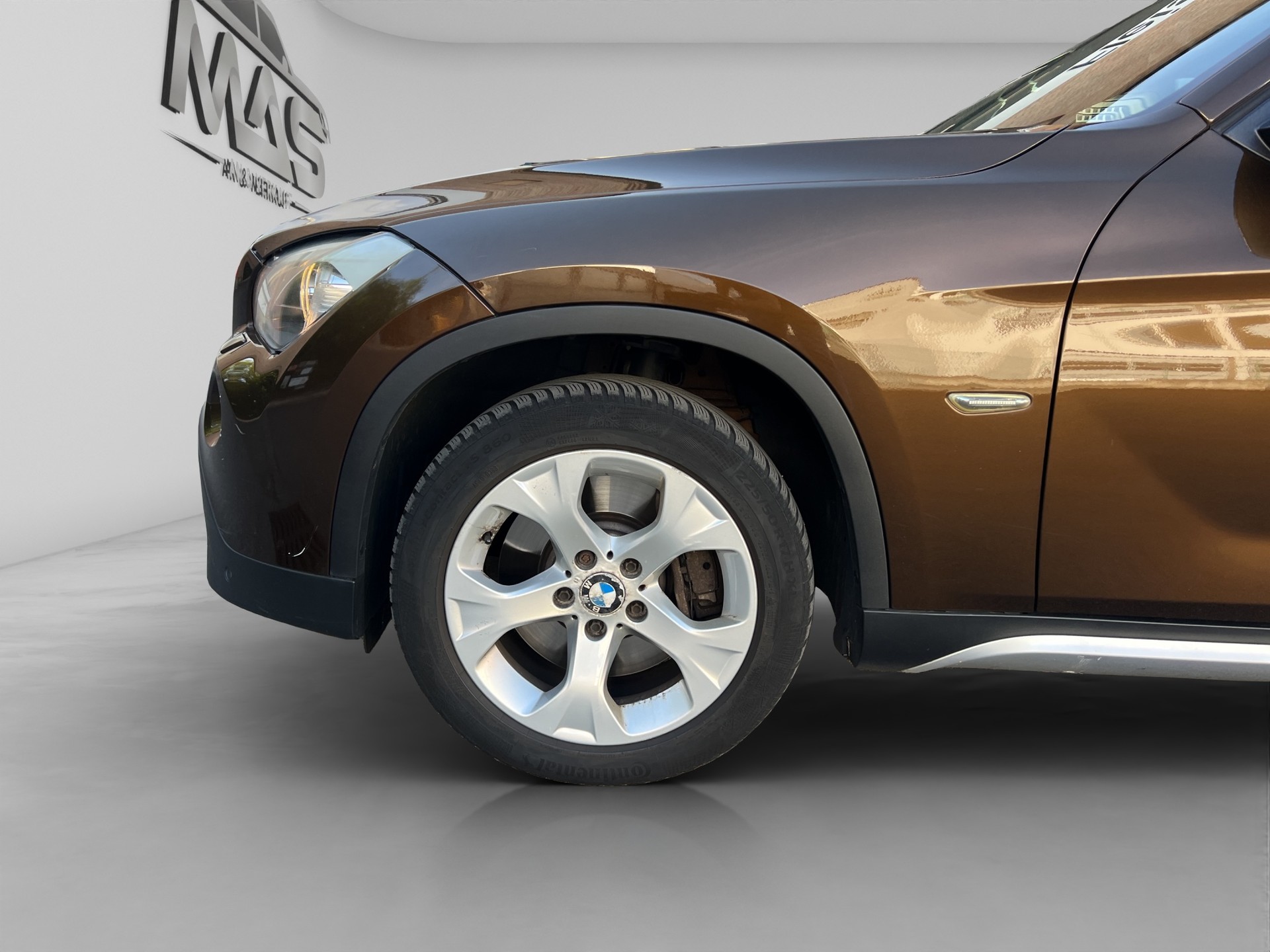 BMW X1 xDrive 28i Steptronic-image-13