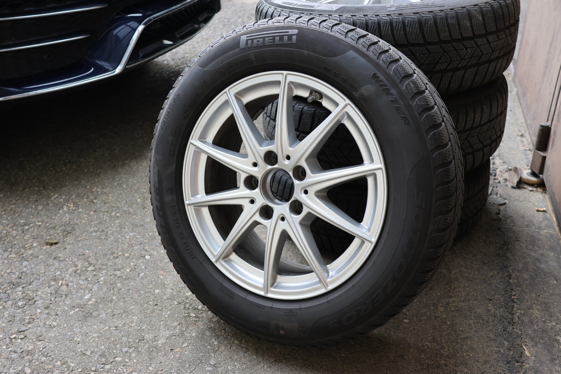 MERCEDES-BENZ A 200 4Matic AMG Line 8G-DCT (CH)-image-28