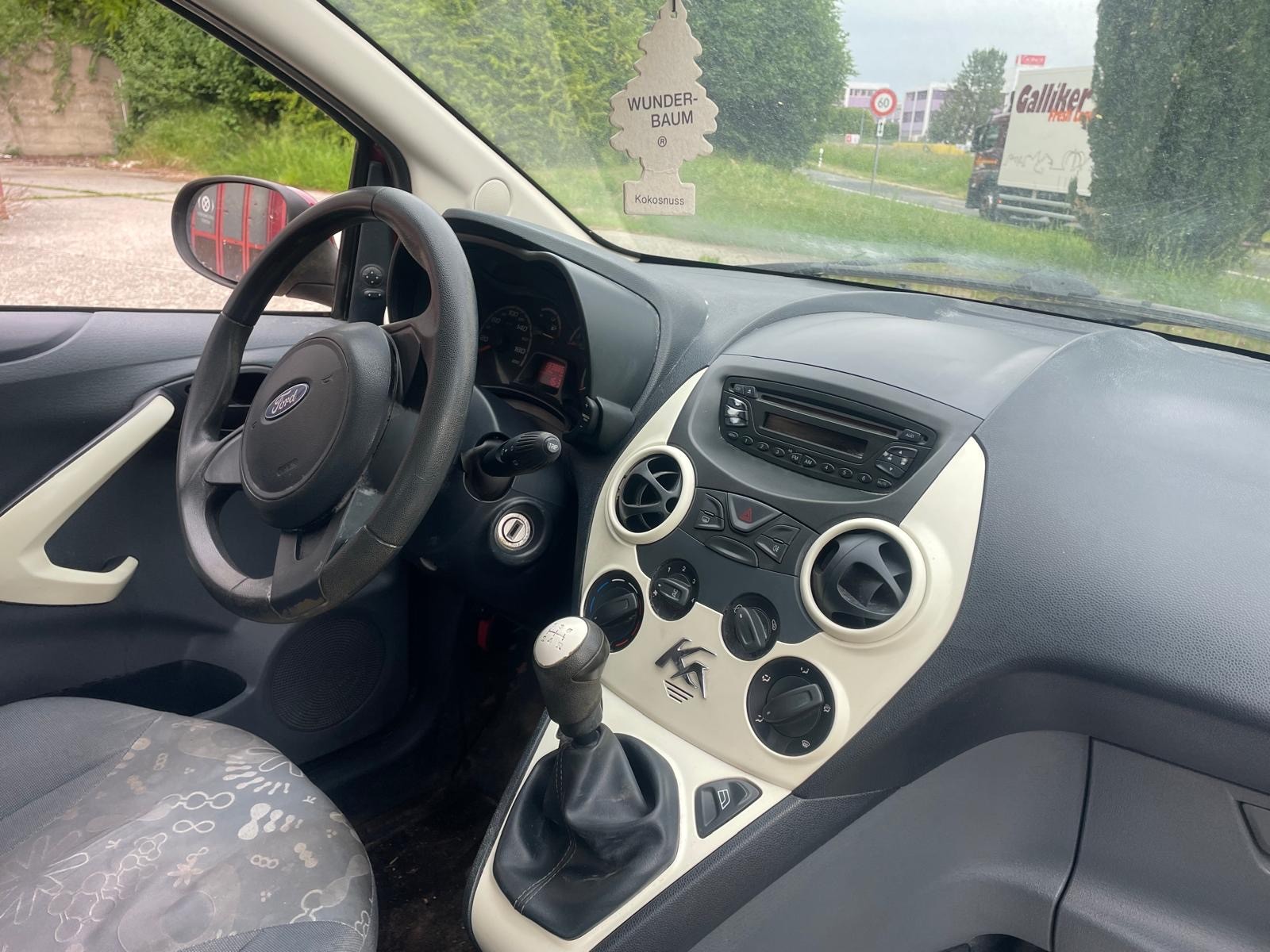 FORD KA 1.25 Titanium-image-4