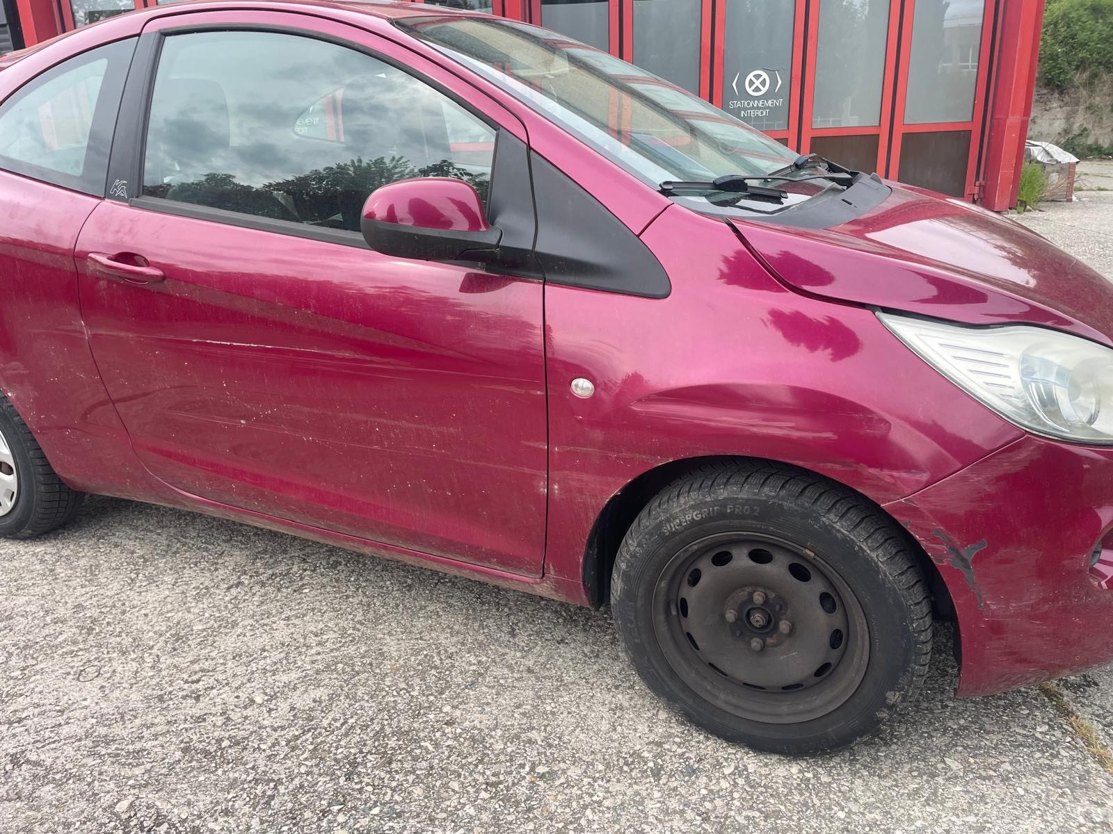 FORD KA 1.25 Titanium-showroom-element-2