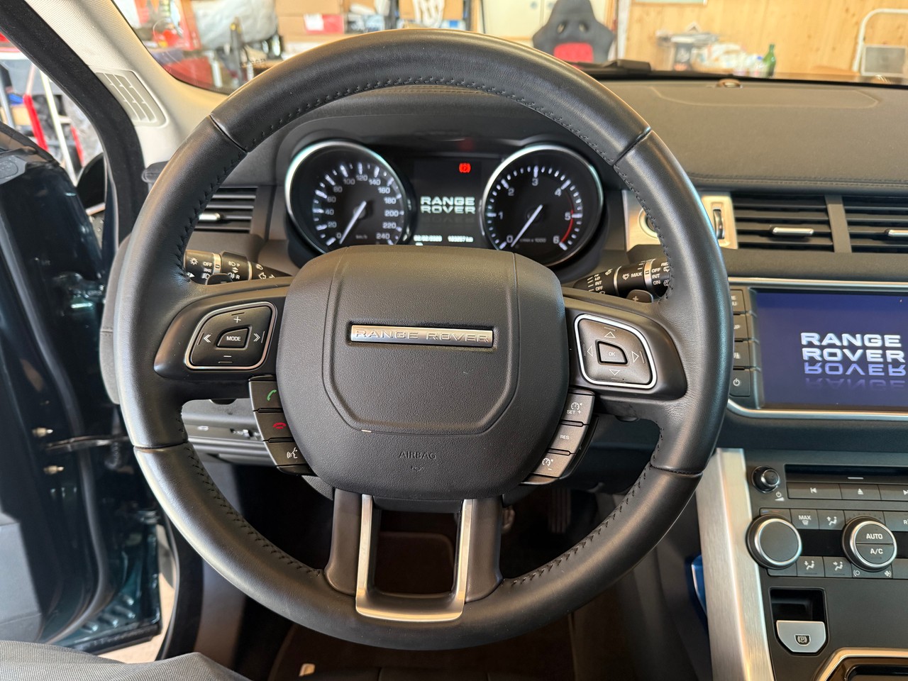 LAND ROVER Range Rover Evoque 2.2 TD4 Pure AT6-image-8