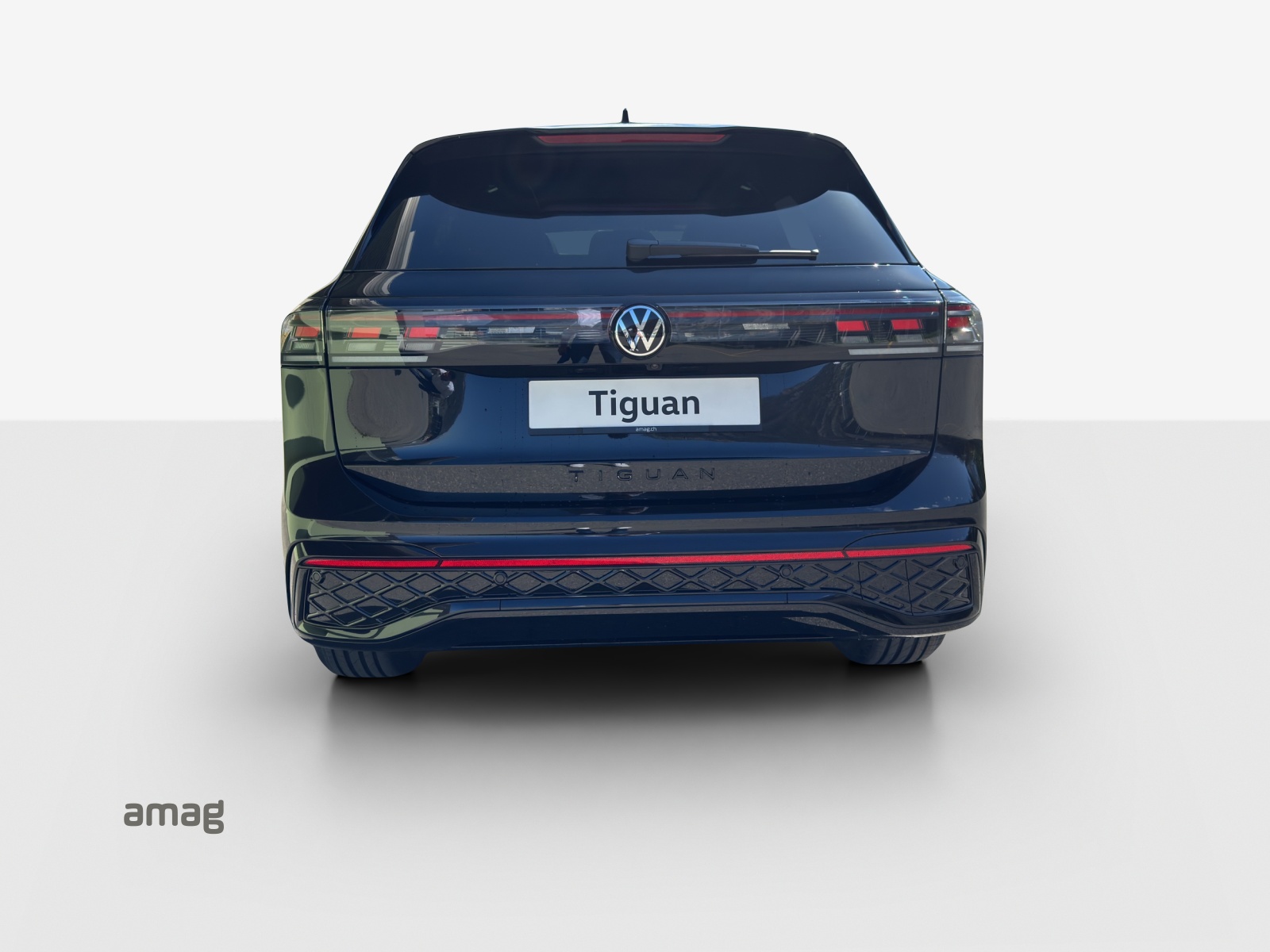 VW Tiguan 2.0 TSI DSG R-Line 4Motion-image-3