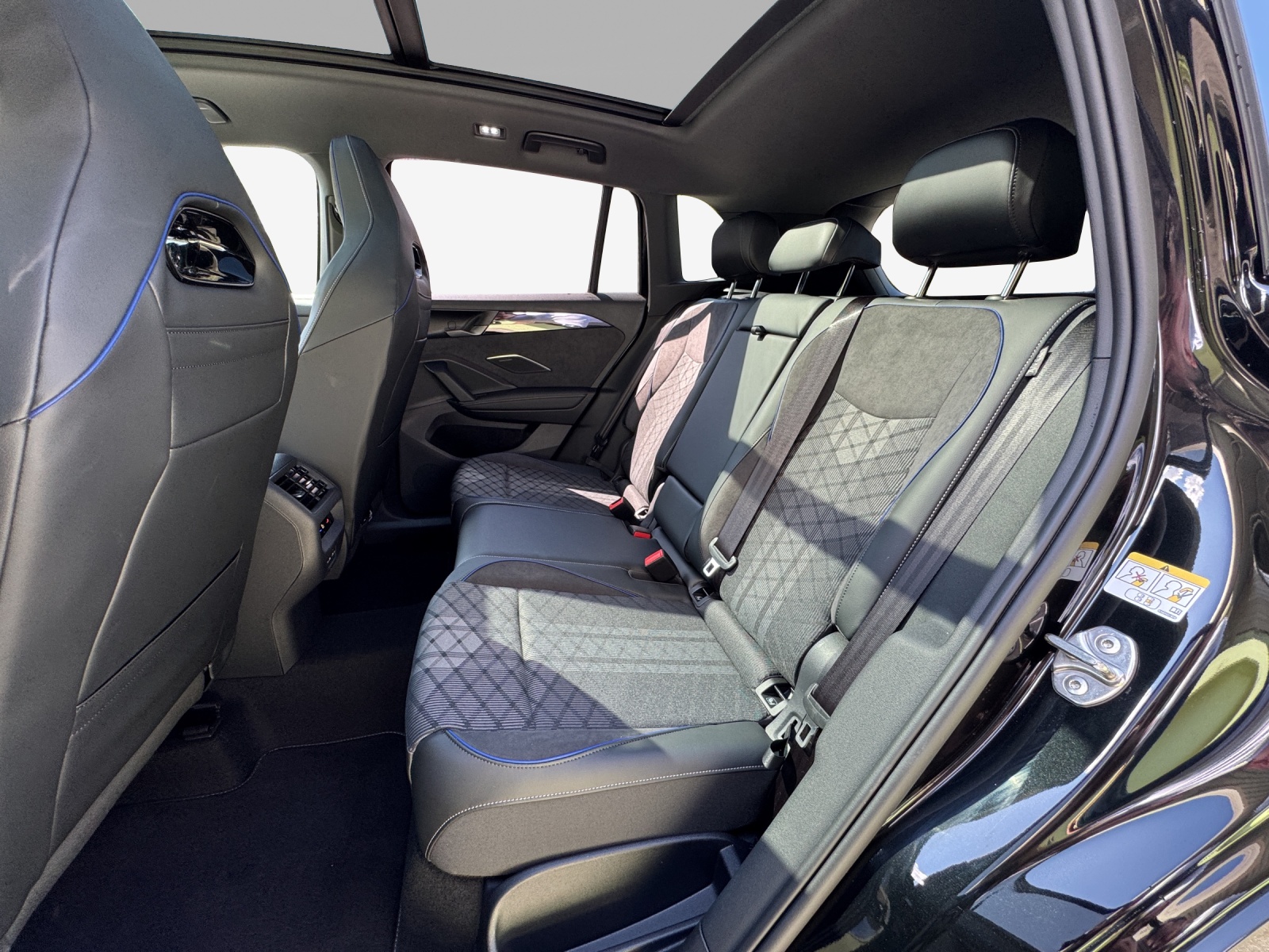 VW Tiguan 2.0 TSI DSG R-Line 4Motion-image-11