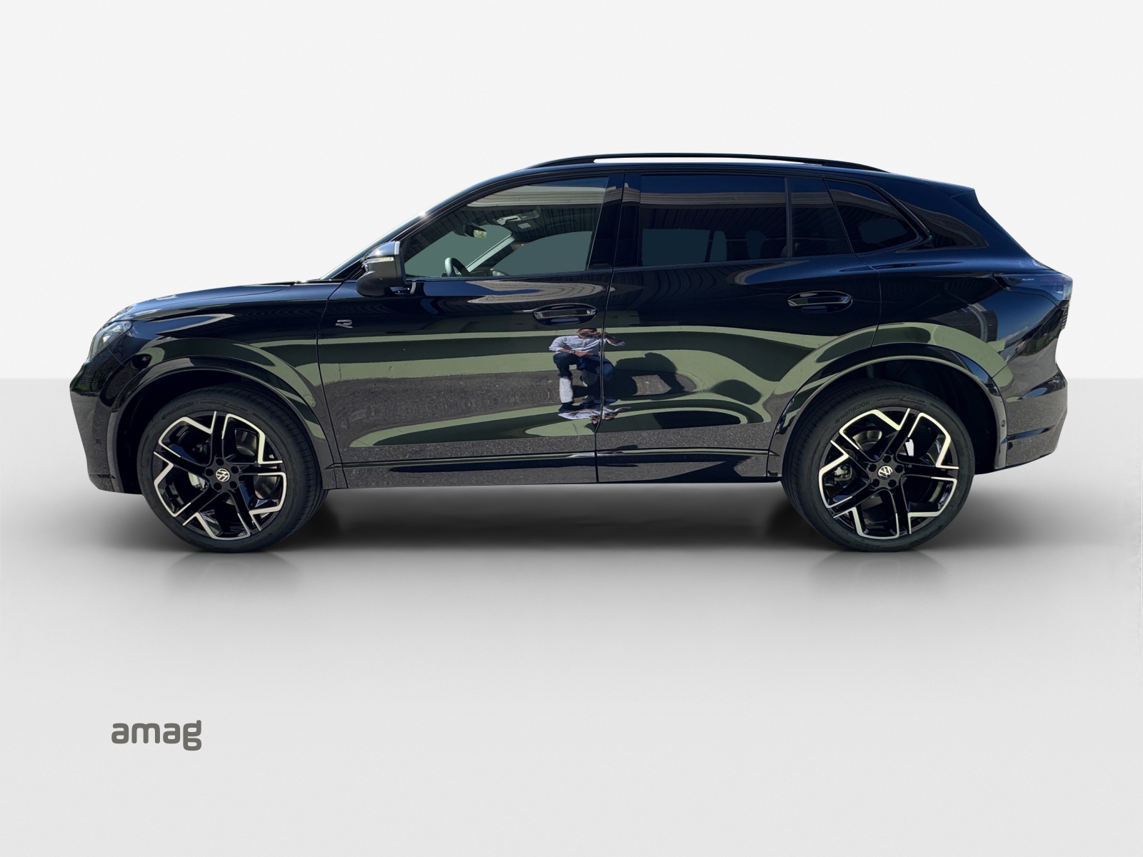 VW Tiguan 2.0 TSI DSG R-Line 4Motion-image-1