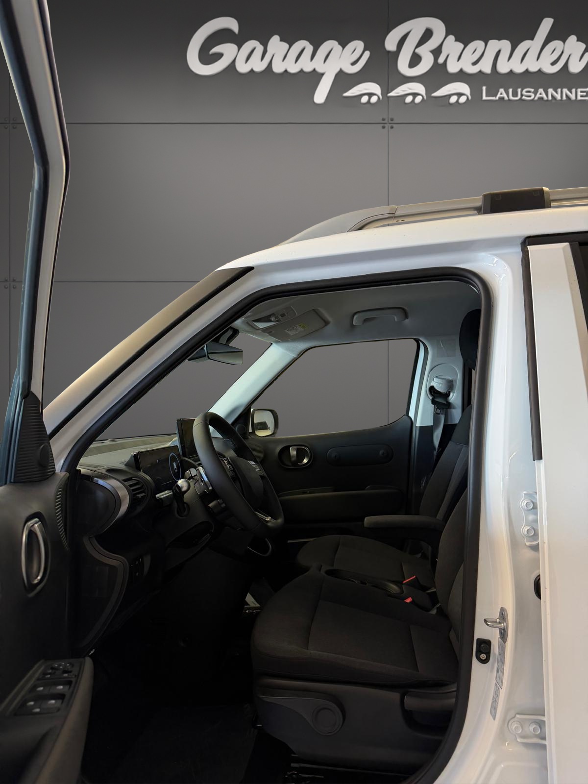 HYUNDAI Inster Electric Amplia-image-2