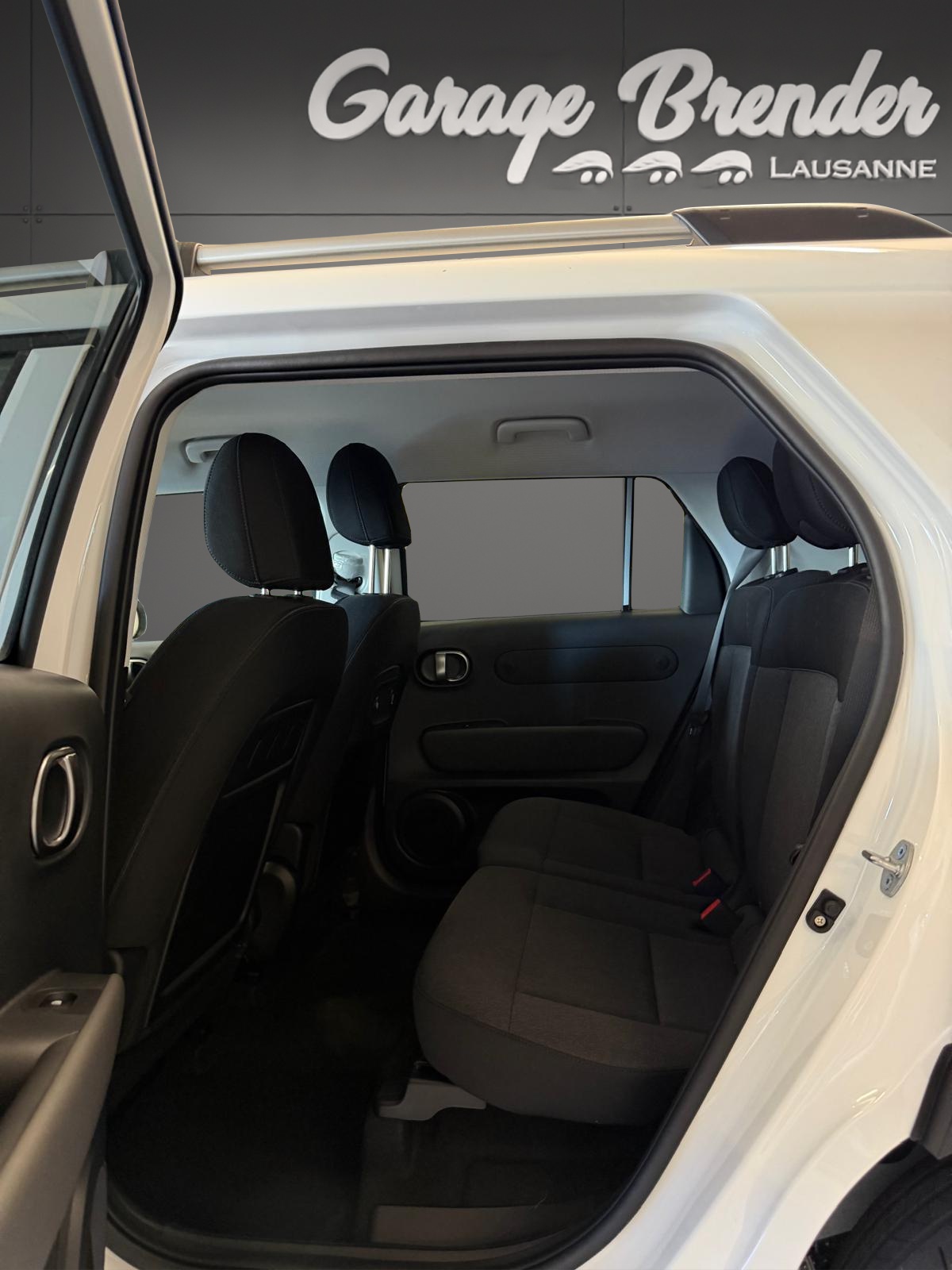 HYUNDAI Inster Electric Amplia-image-3