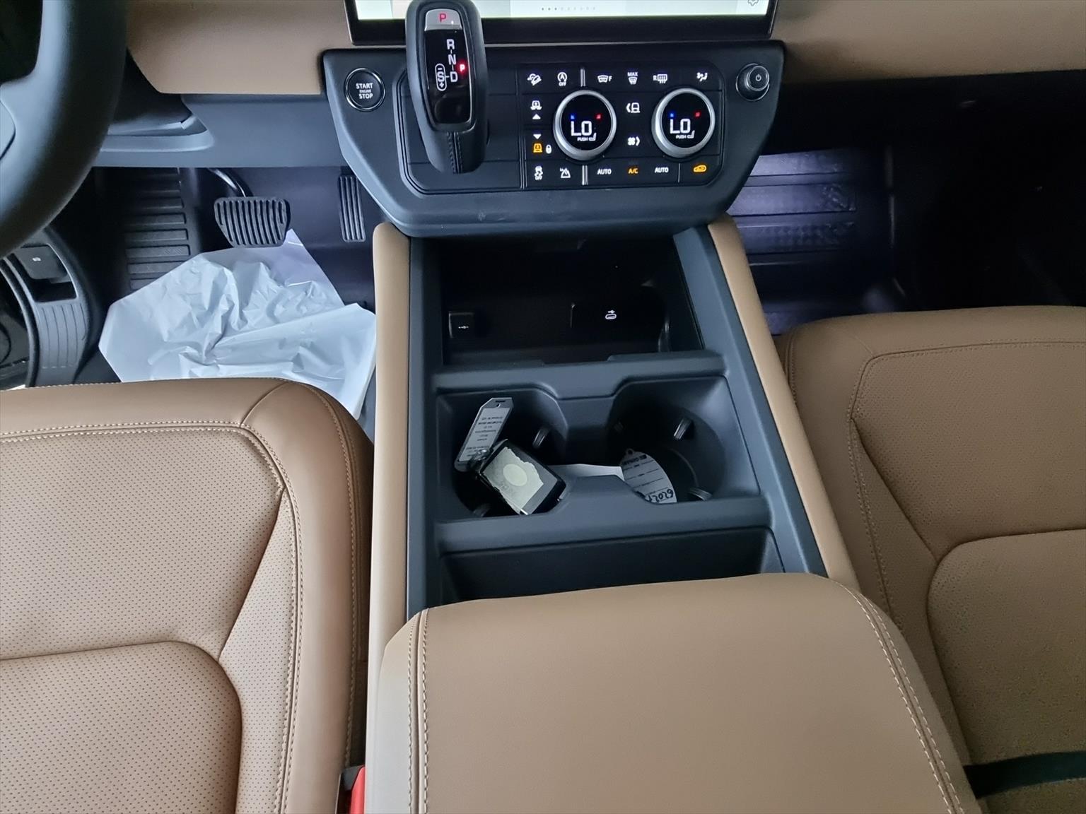 LAND ROVER Defender 110 X-Dynamic SE AWD-image-9