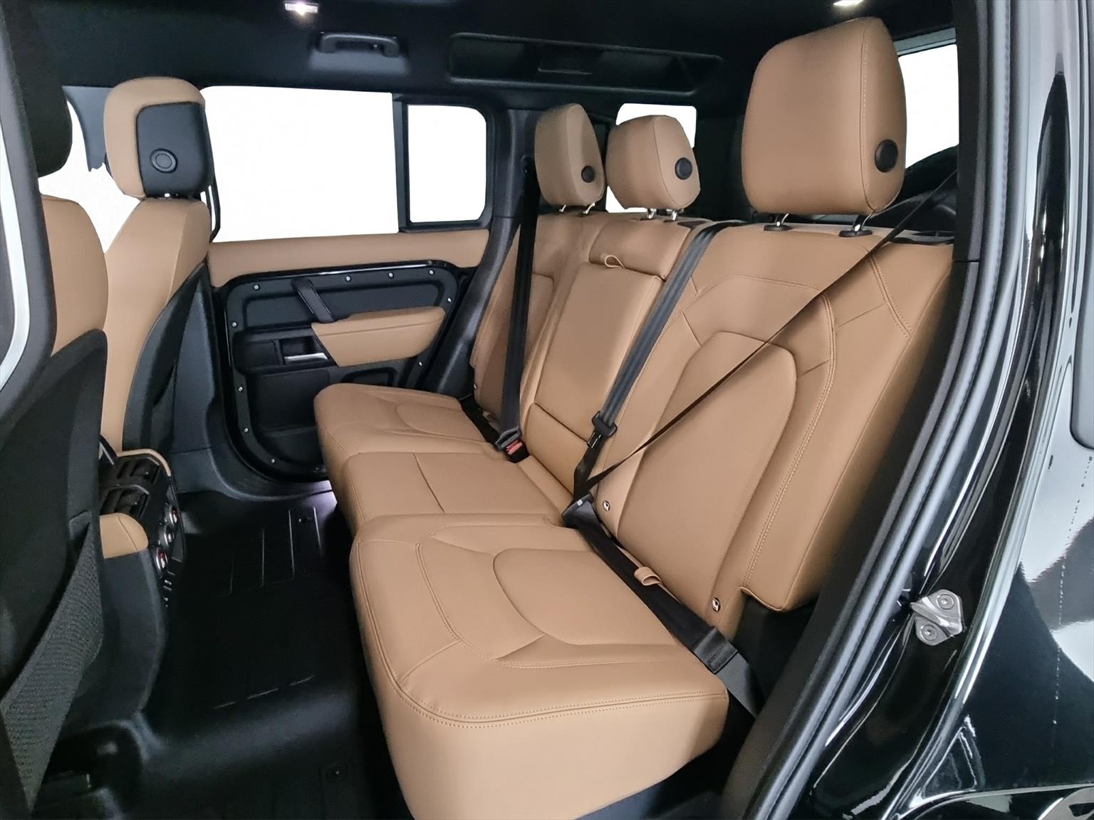 LAND ROVER Defender 110 X-Dynamic SE AWD-image-7