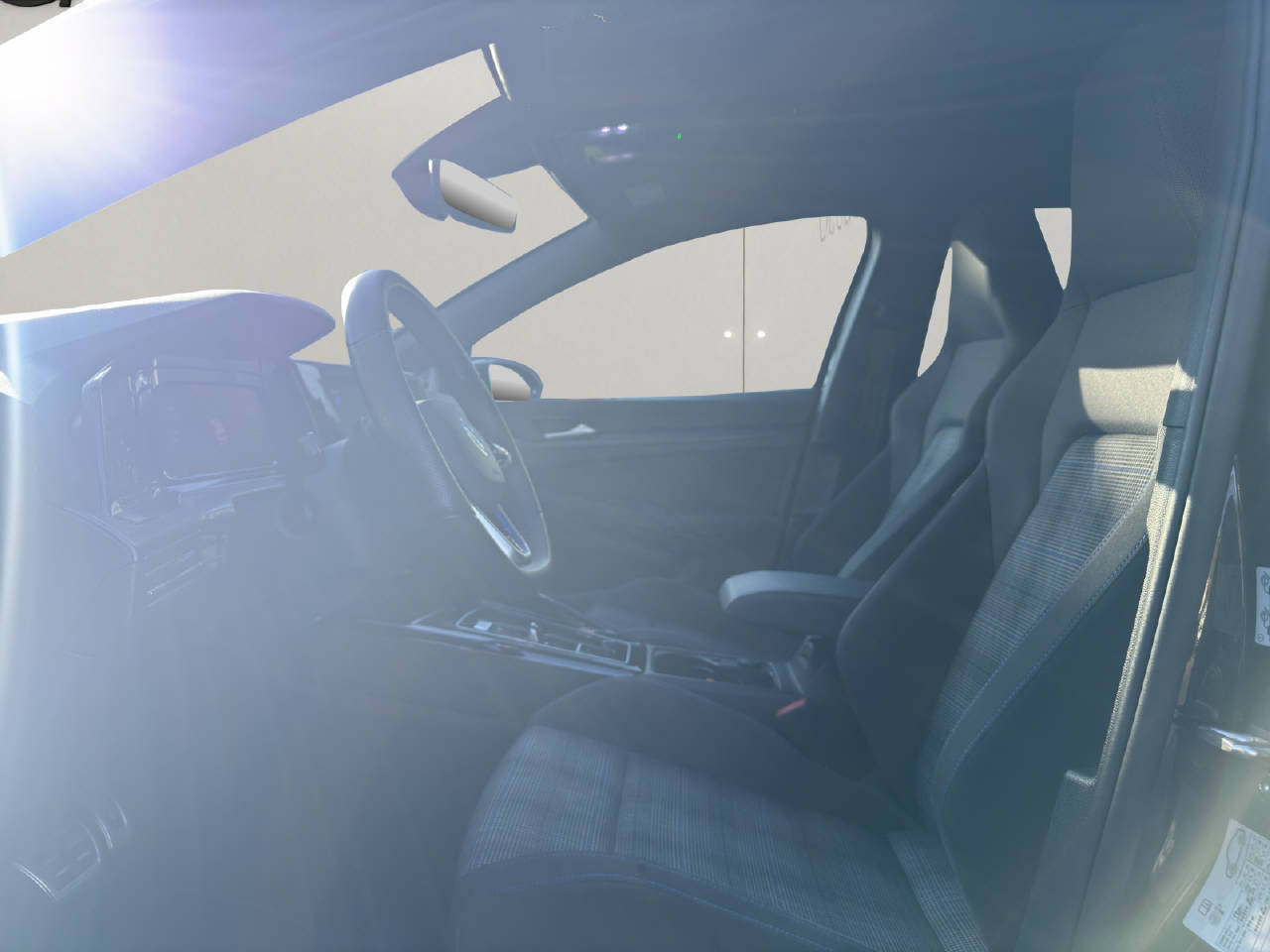 VW Golf VIII 1.4 TSI PHEV GTE DSG .-image-7