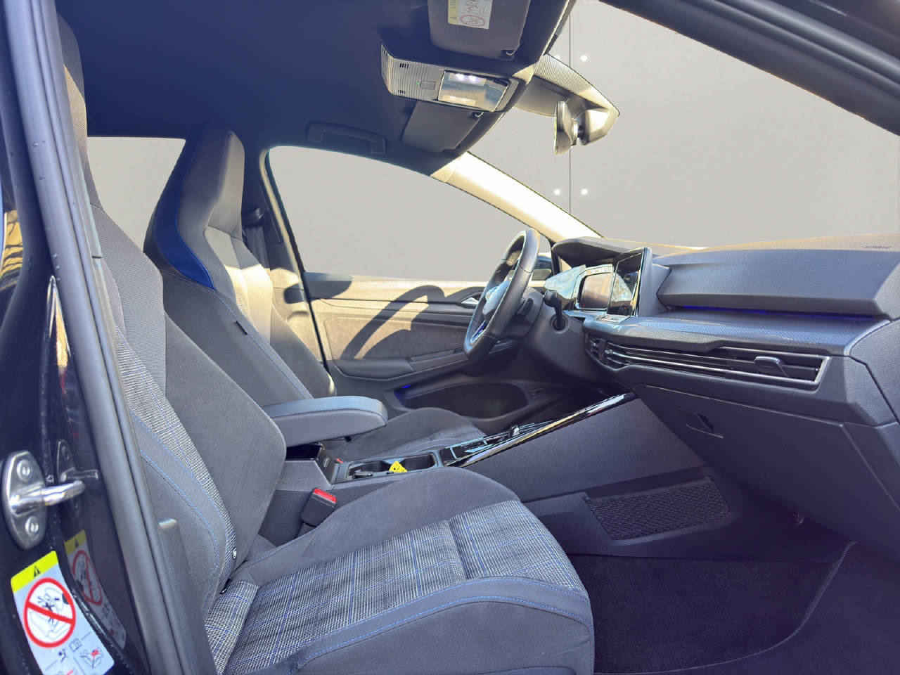 VW Golf VIII 1.4 TSI PHEV GTE DSG .-image-13
