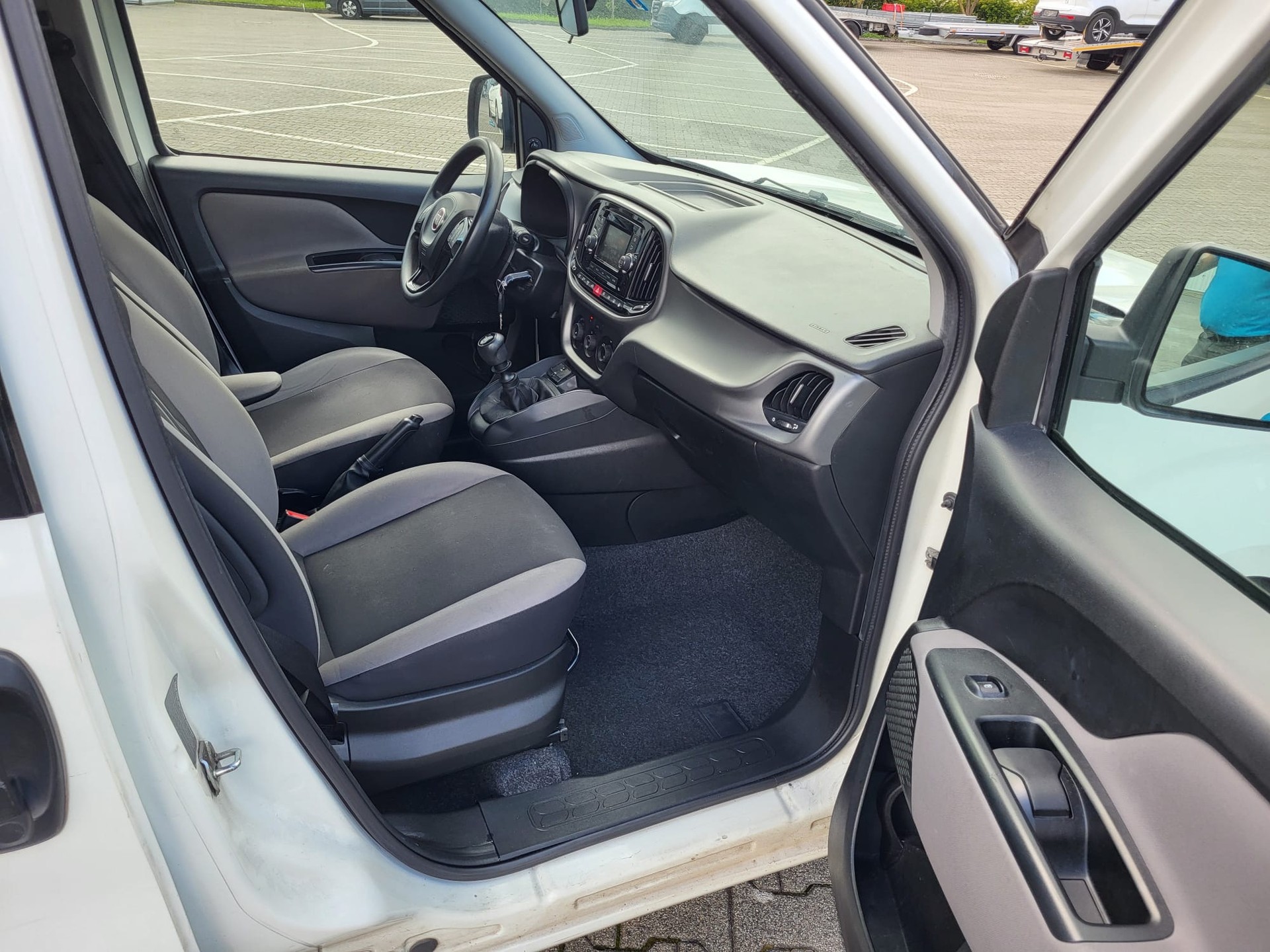 FIAT Doblò 1.4 T-Jet Natural Power Lounge-image-8