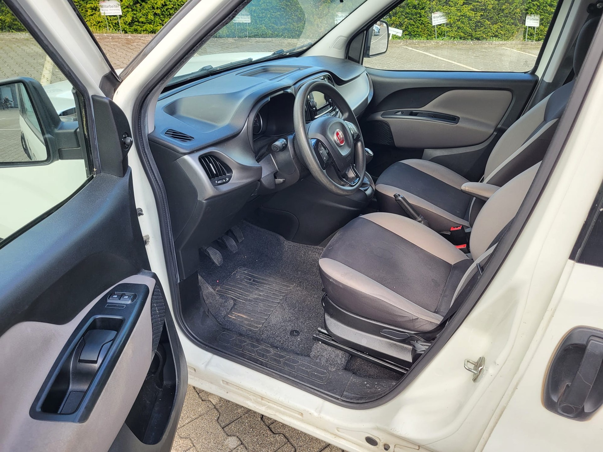 FIAT Doblò 1.4 T-Jet Natural Power Lounge-image-9