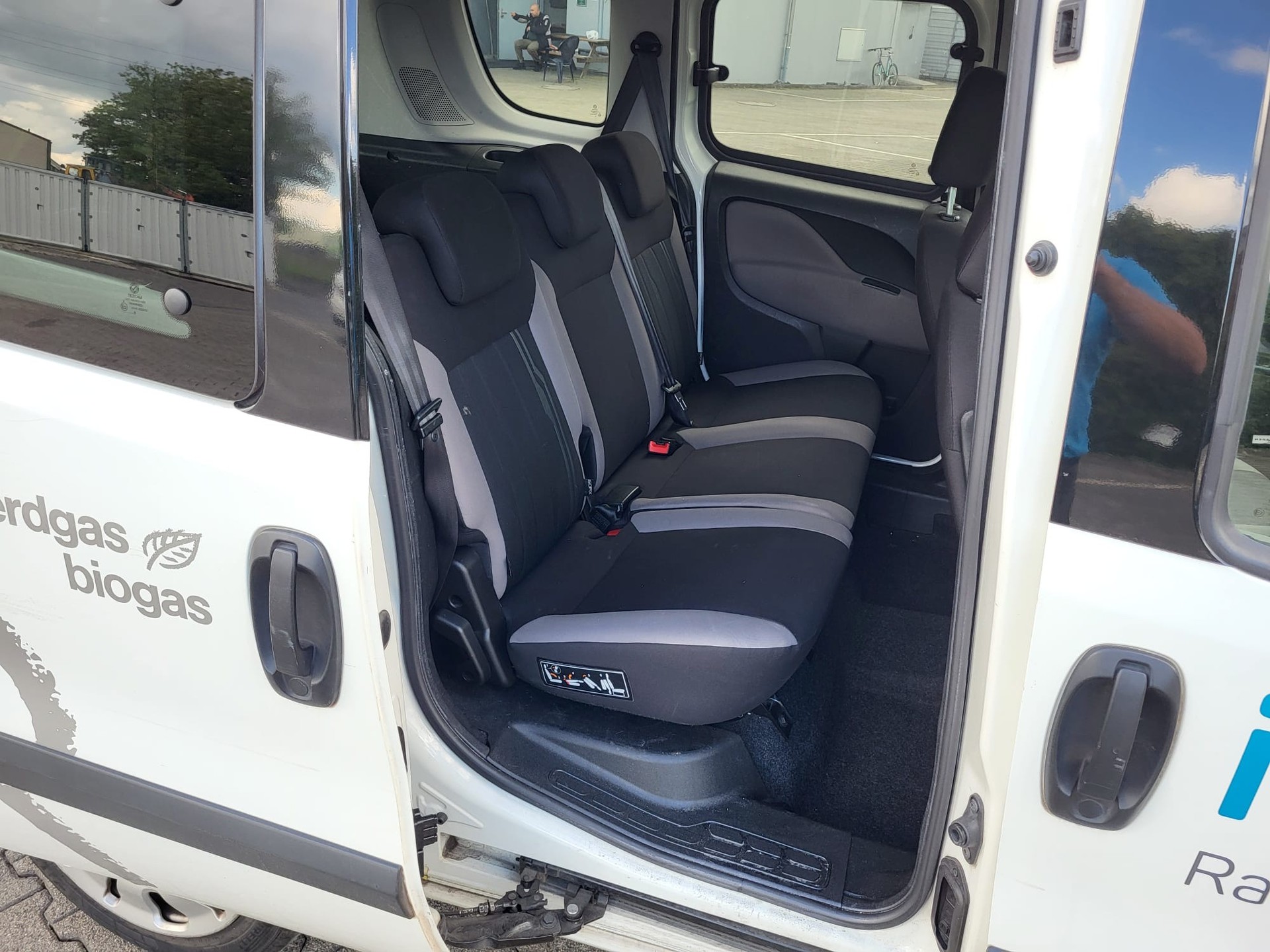 FIAT Doblò 1.4 T-Jet Natural Power Lounge-image-11