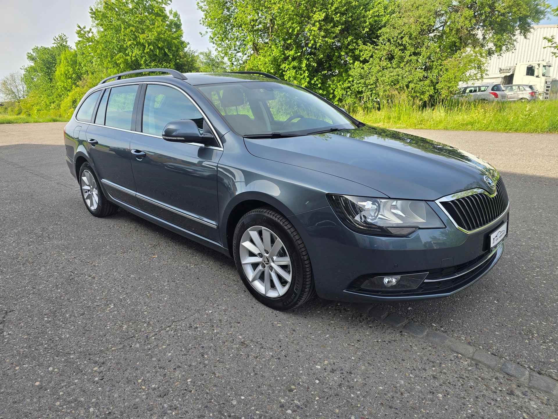 SKODA Superb Combi 1.8 TSI Elegance DSG-image-1