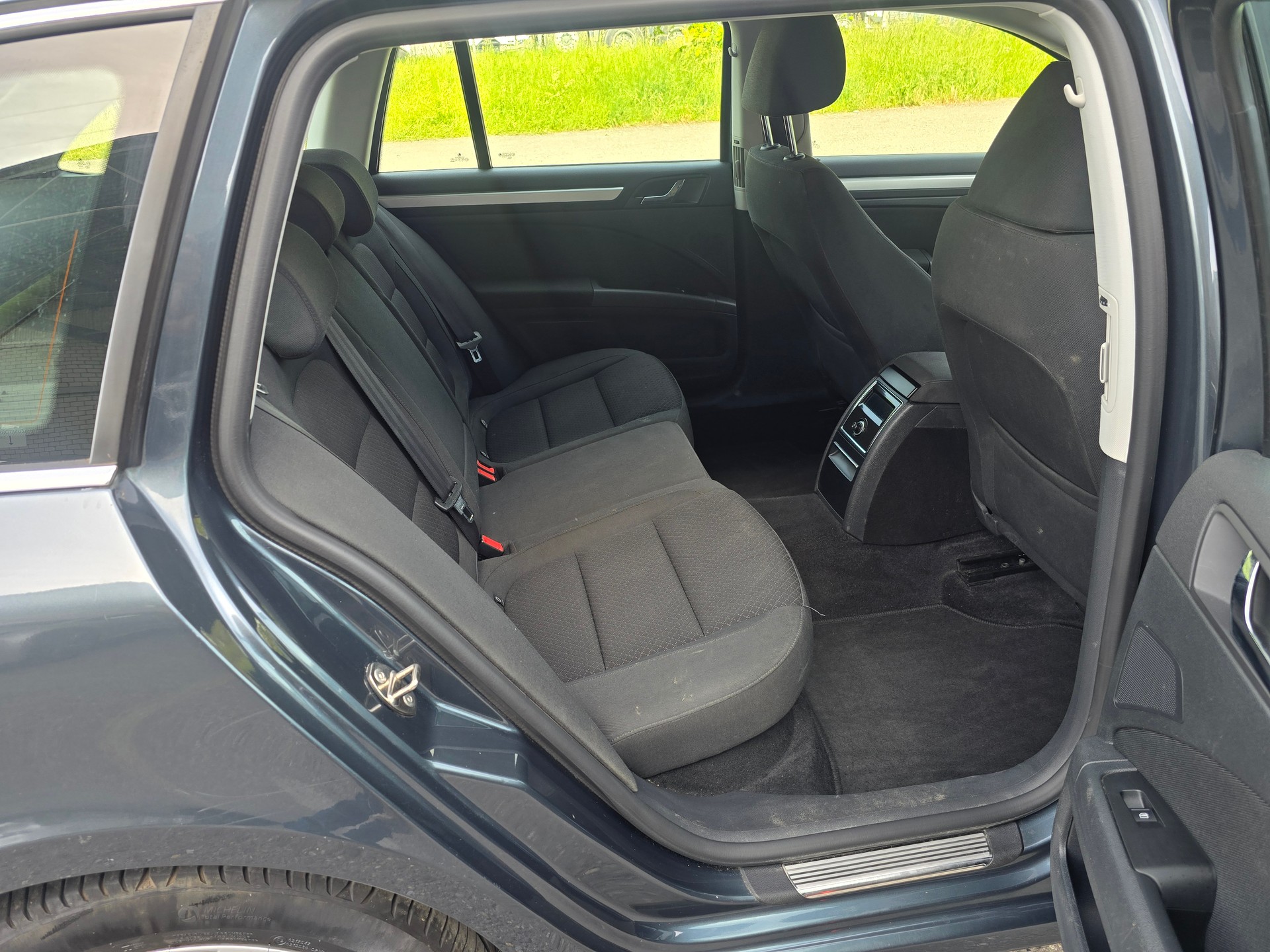 SKODA Superb Combi 1.8 TSI Elegance DSG-image-10
