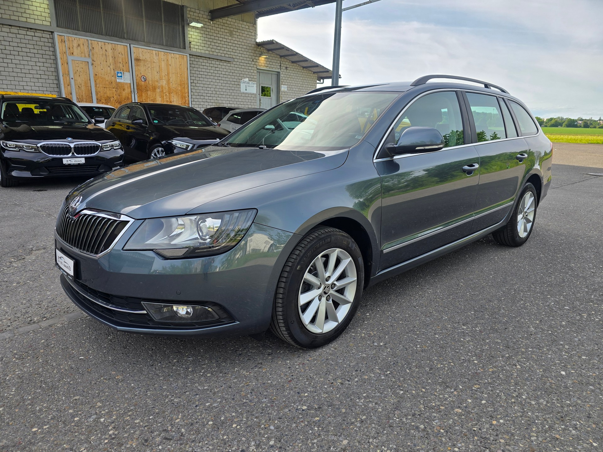 SKODA Superb Combi 1.8 TSI Elegance DSG-image-2