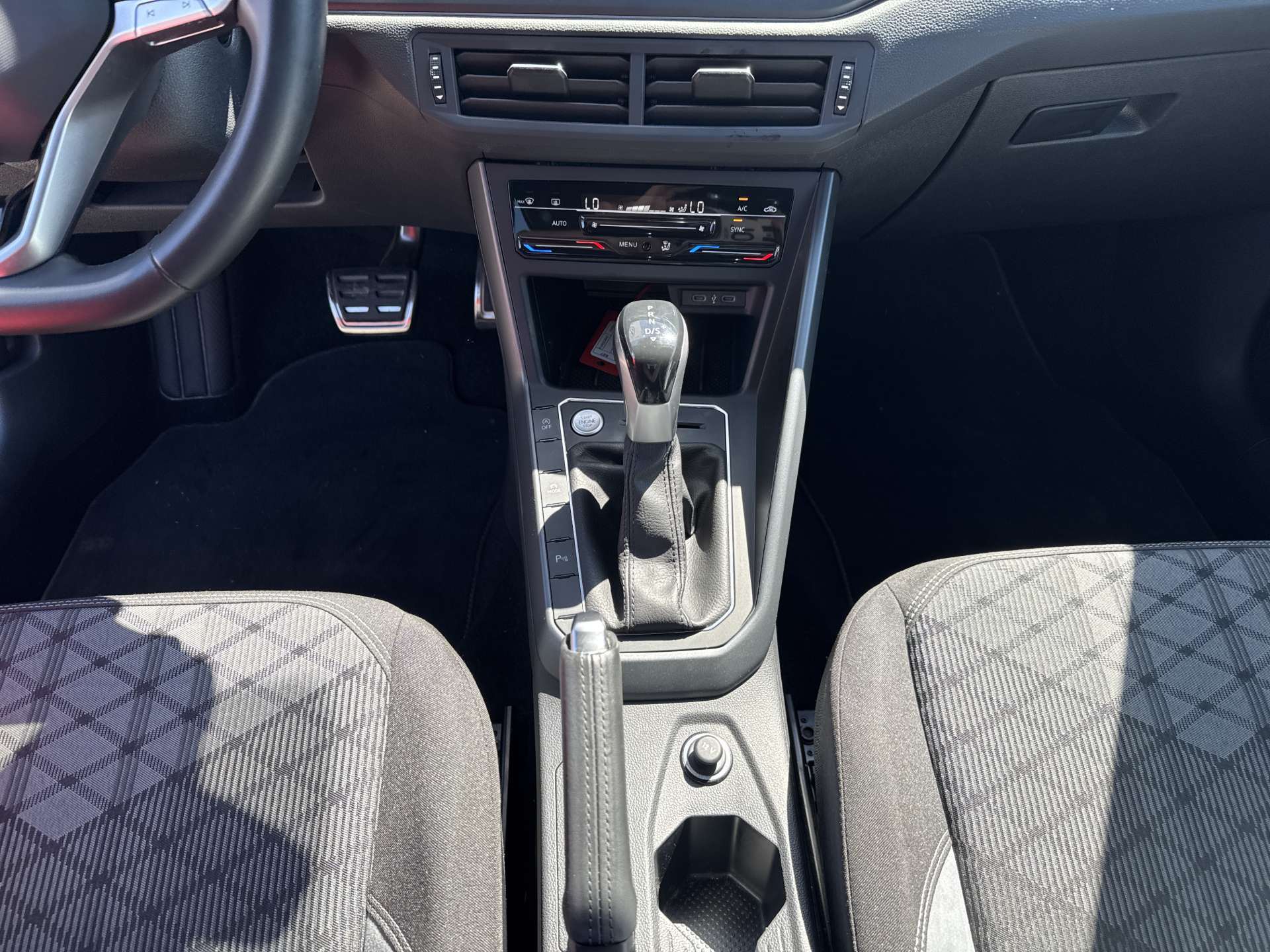 VW Taigo 1.0 TSi R-Line DSG-Automat-image-11