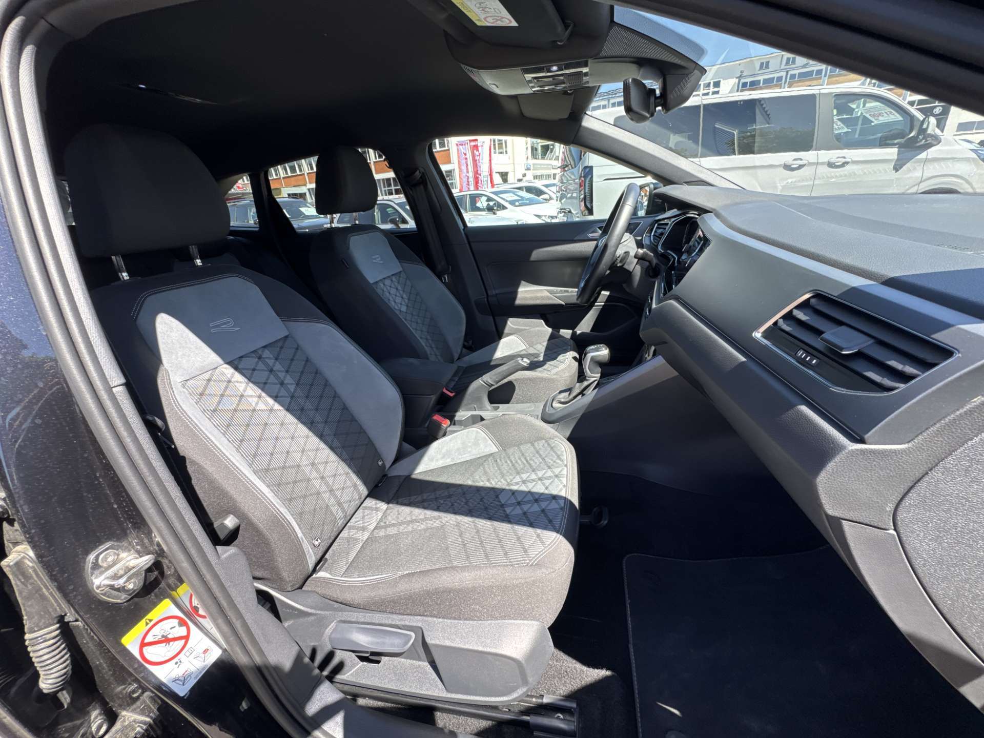 VW Taigo 1.0 TSi R-Line DSG-Automat-image-12