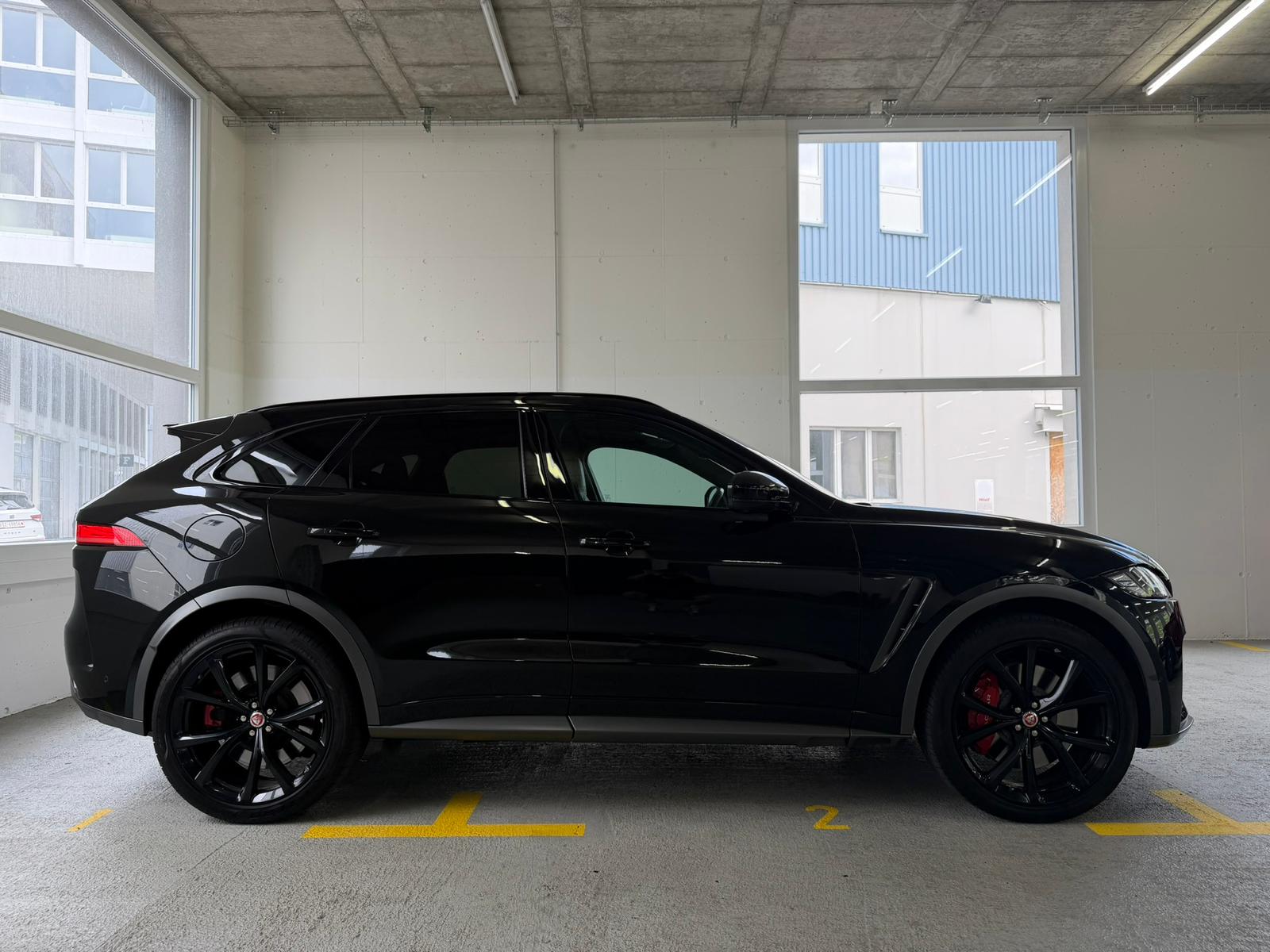 JAGUAR F-Pace 5.0 V8 SVR AWD Automatik-image-2