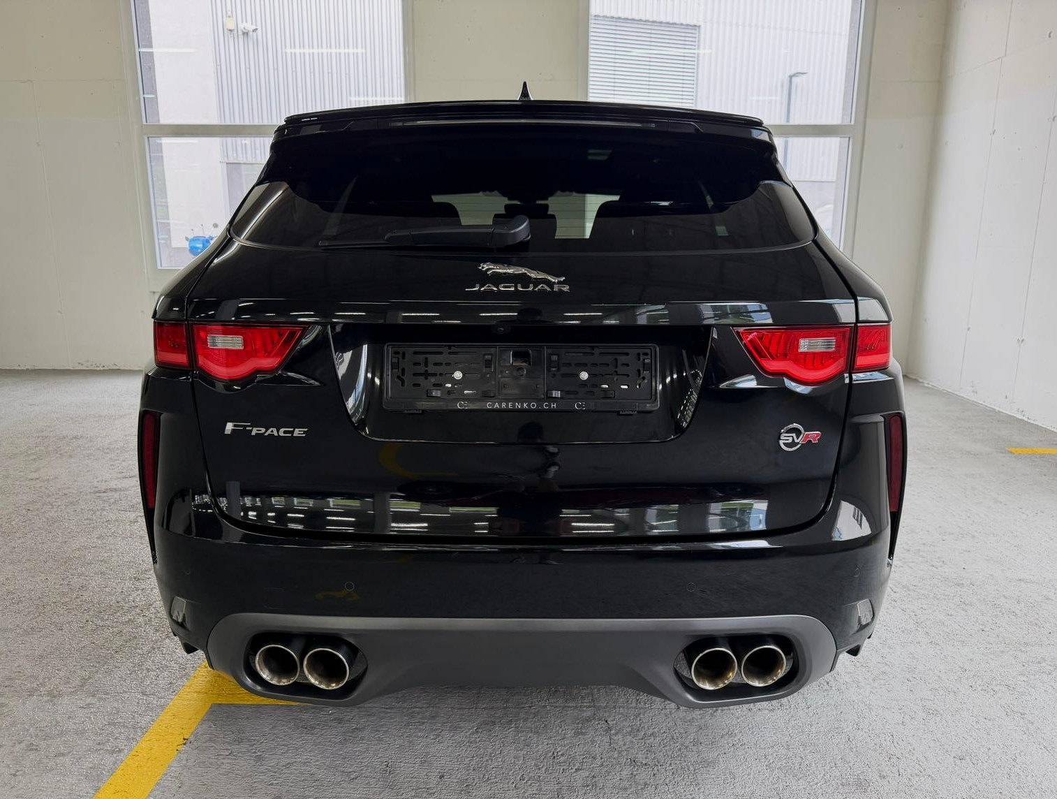 JAGUAR F-Pace 5.0 V8 SVR AWD Automatik-image-4