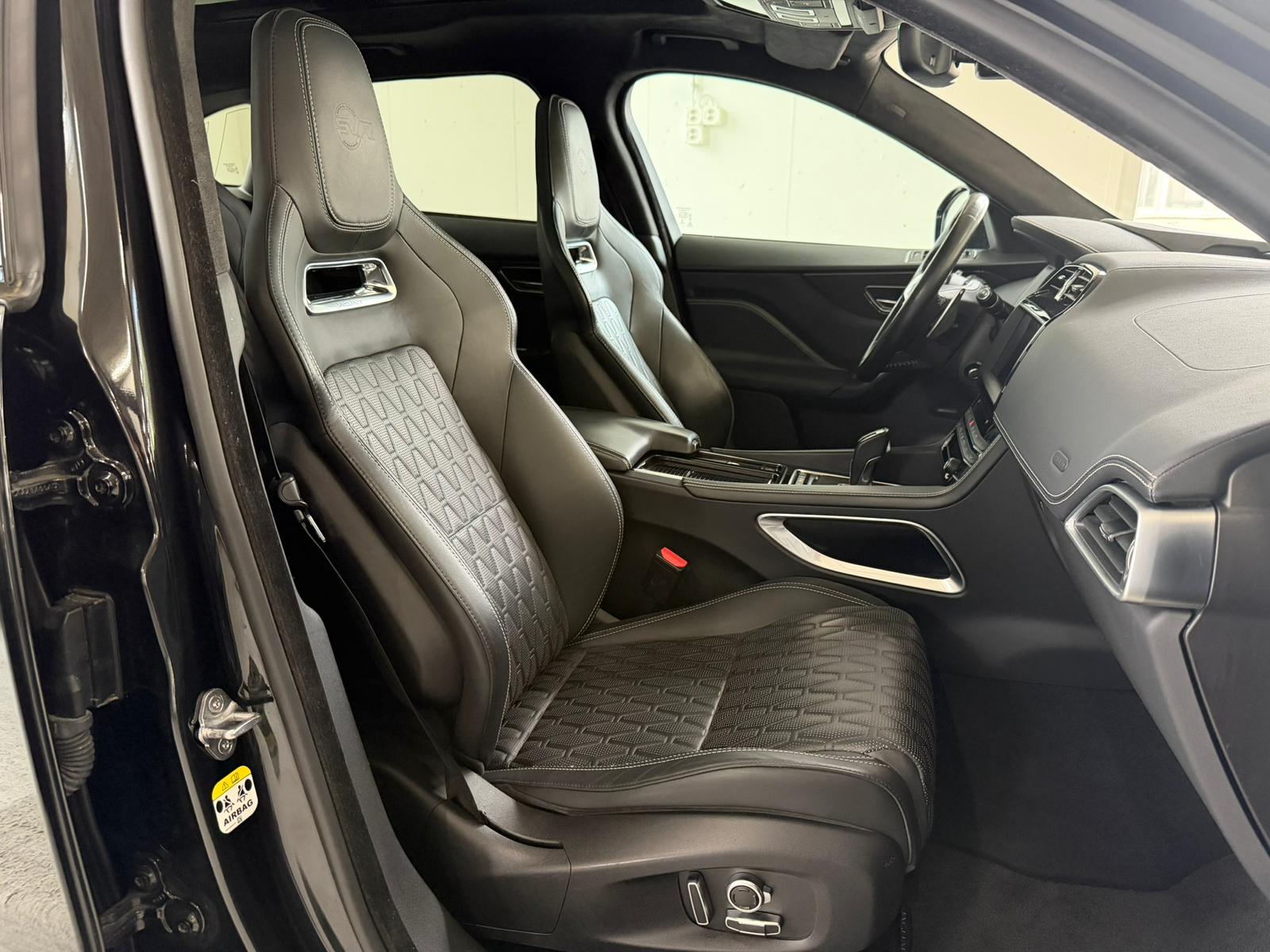 JAGUAR F-Pace 5.0 V8 SVR AWD Automatik-image-5