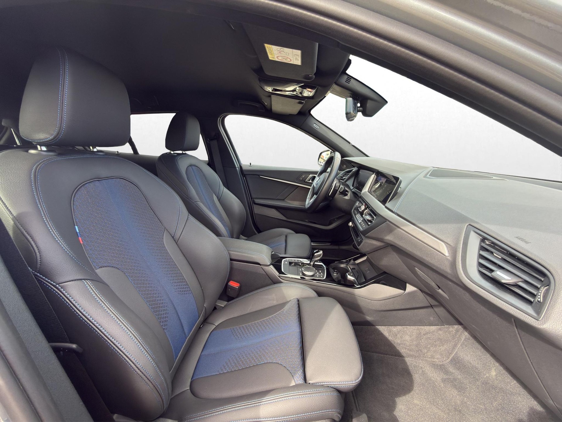 BMW 118d M Sport Steptronic-image-13