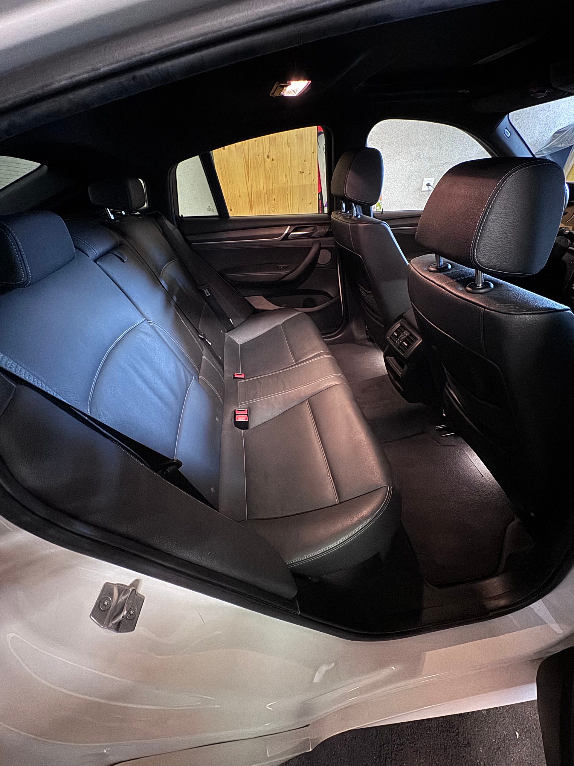 BMW M40i-image-10