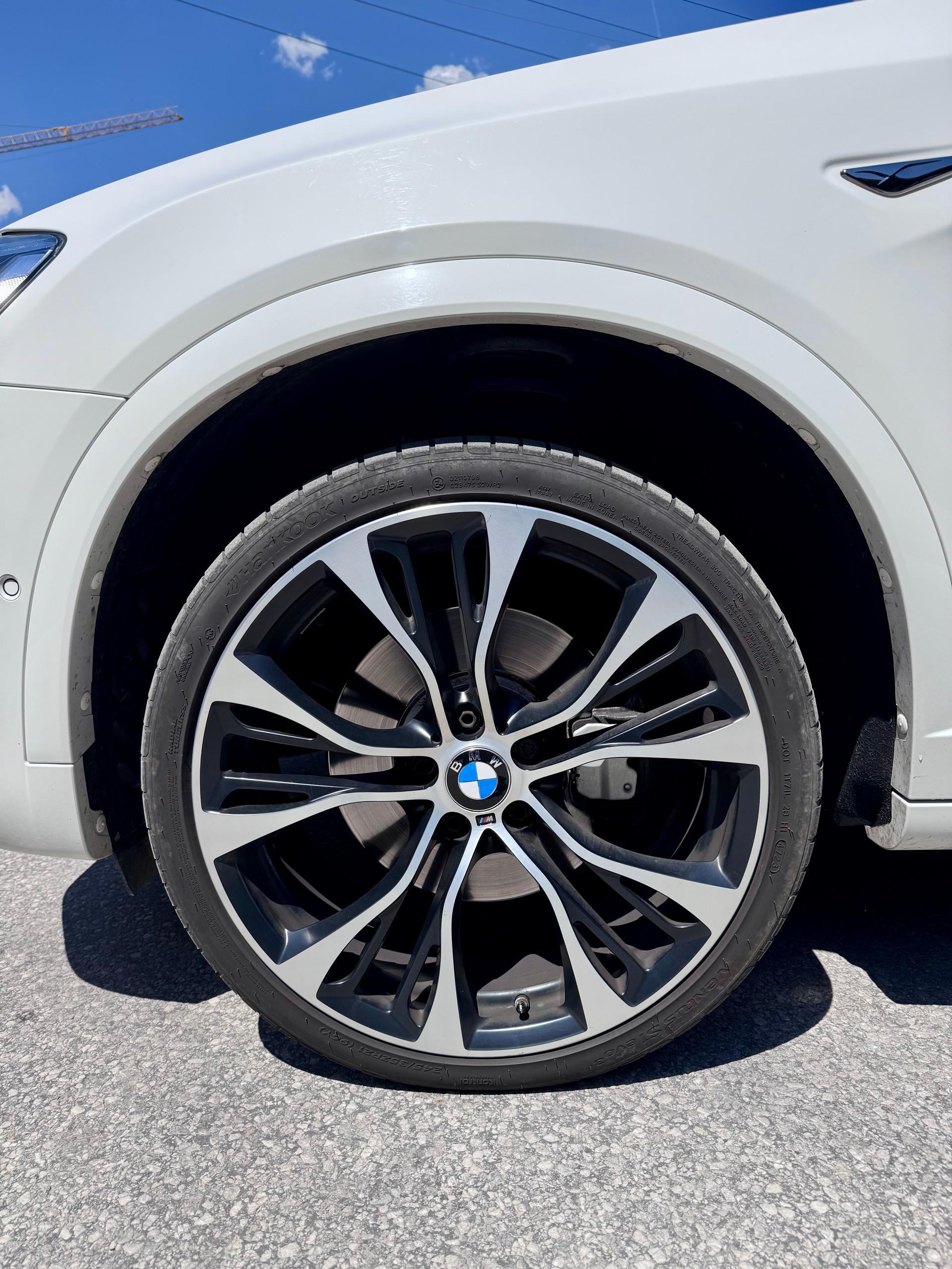 BMW M40i-image-2