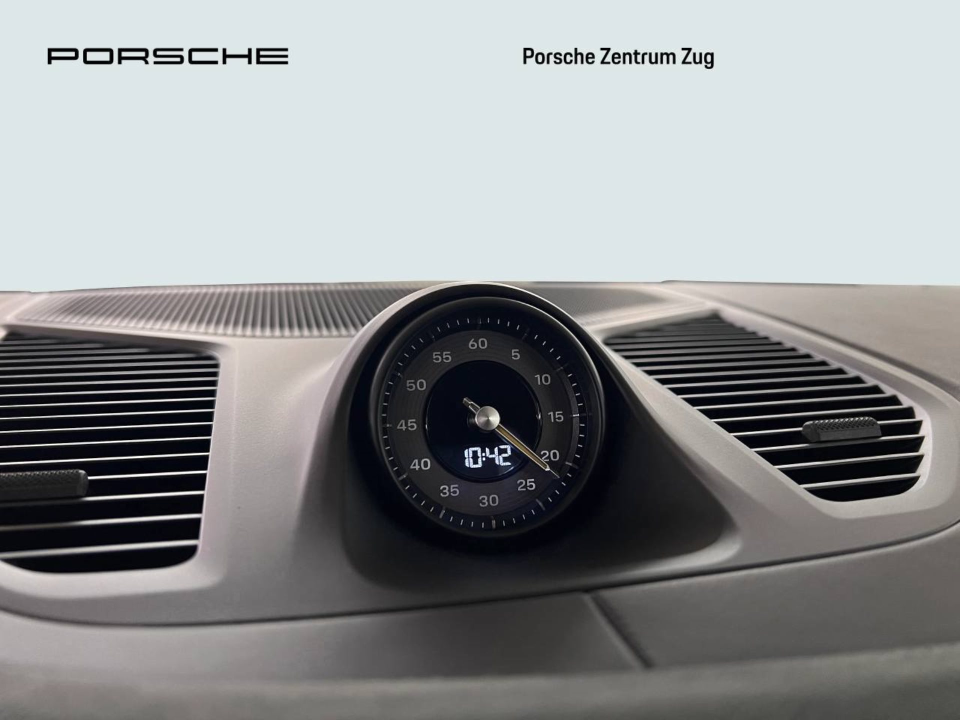 PORSCHE Cayenne Turbo E-Hybrid Coupé mit GT-Paket-image-24