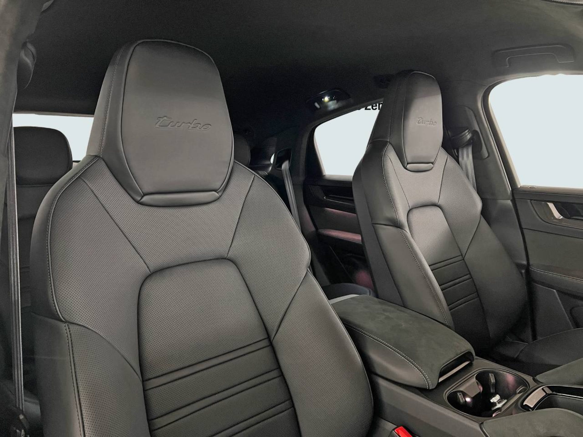 PORSCHE Cayenne Turbo E-Hybrid Coupé mit GT-Paket-image-18