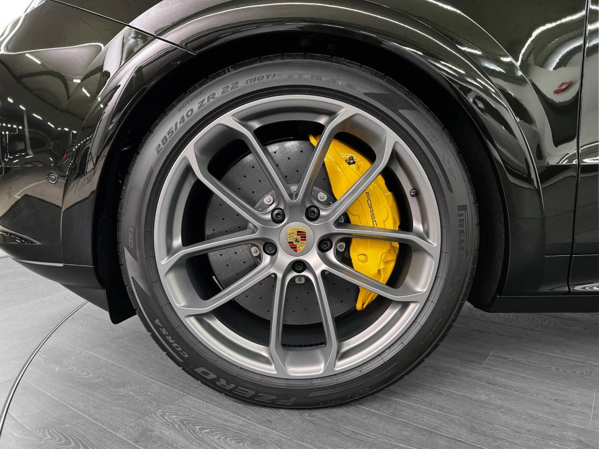 PORSCHE Cayenne Turbo E-Hybrid Coupé mit GT-Paket-image-10