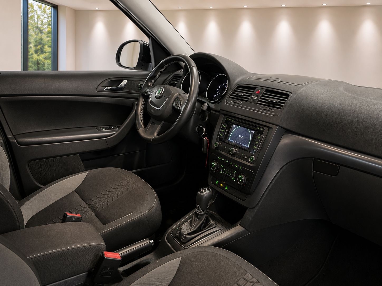 SKODA Yeti 1.8 TSI Ambition 4x4 DSG-image-9