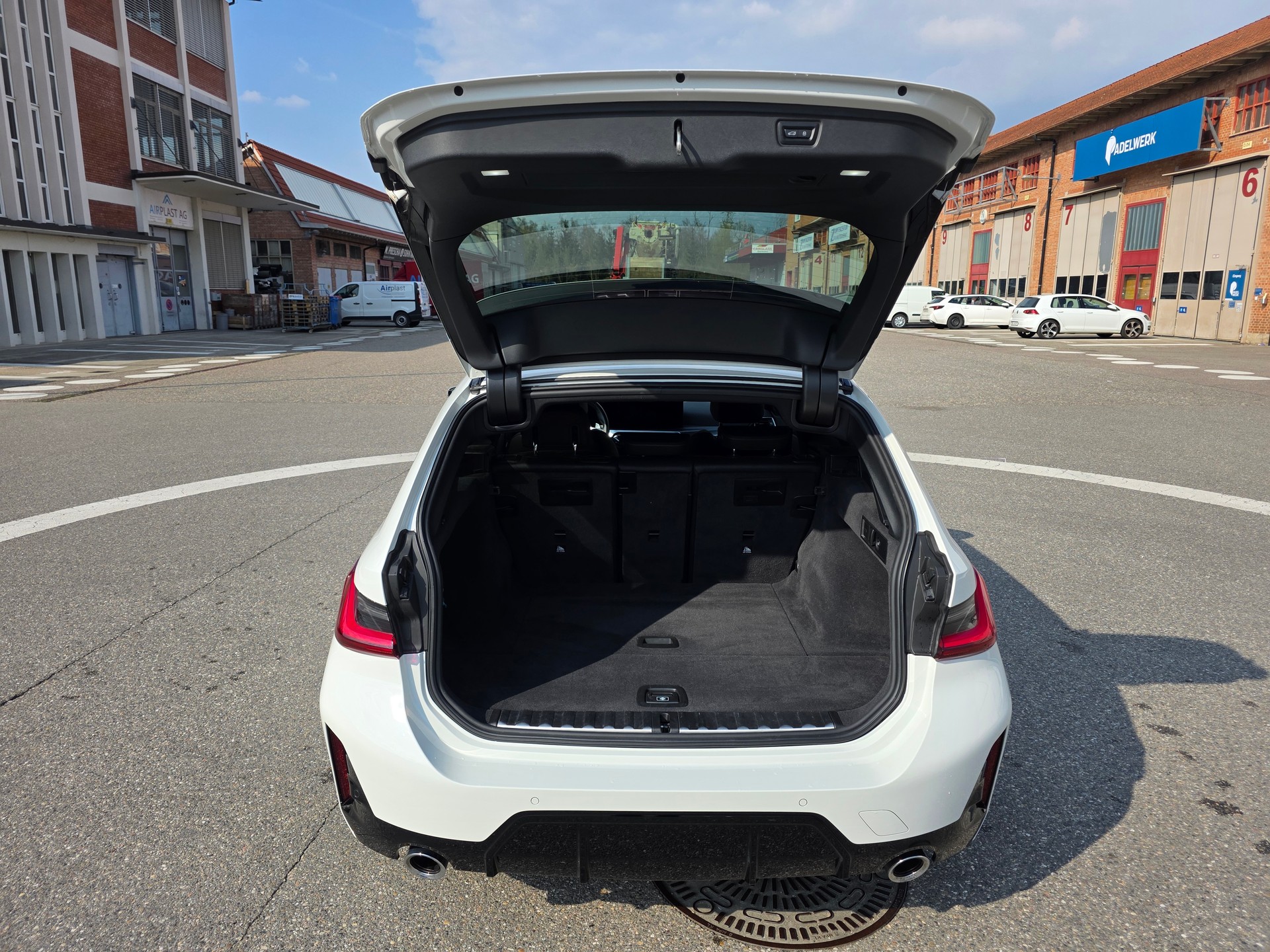 BMW 330d xDrive SAG-image-4