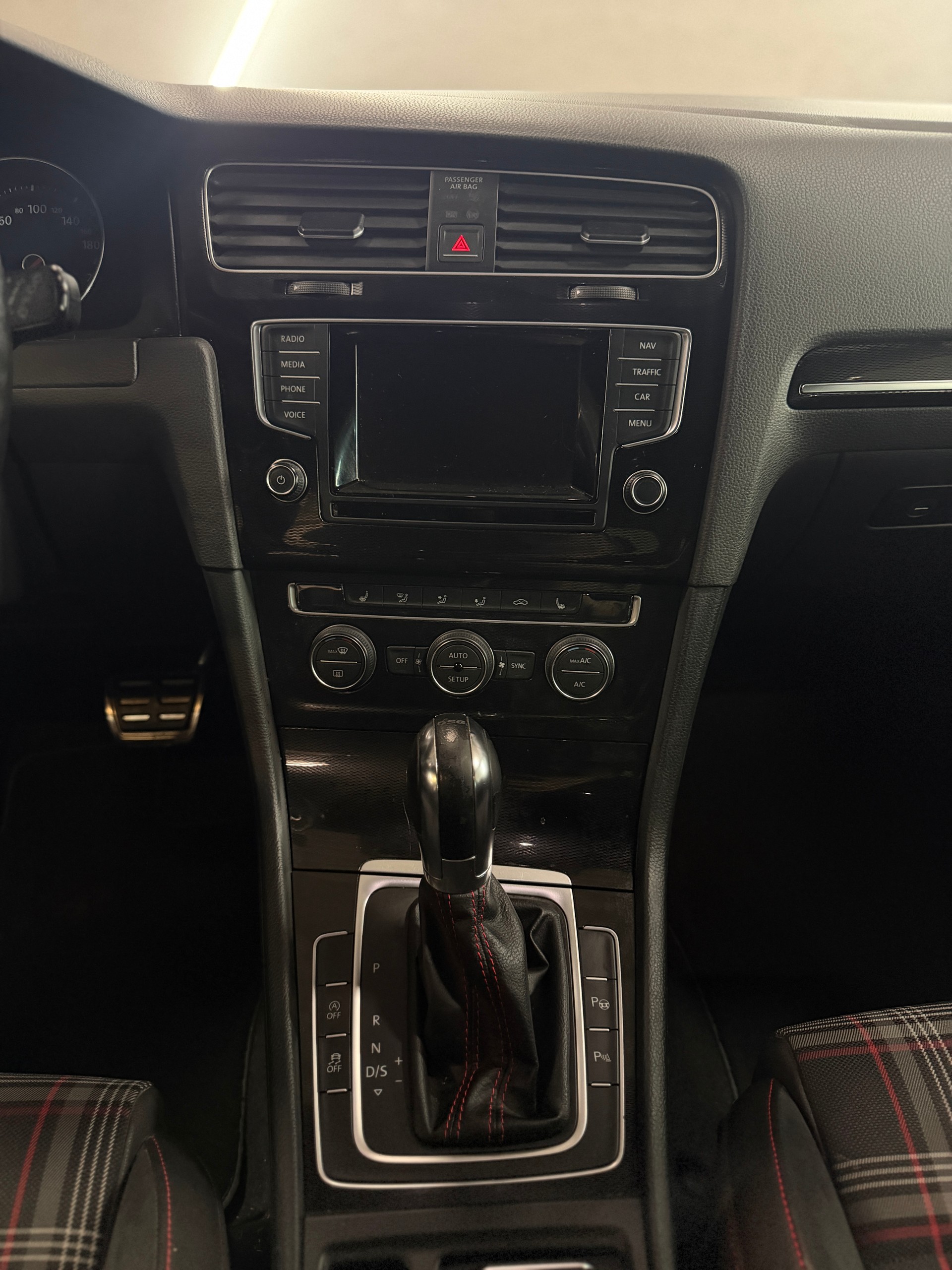 VW Golf 2.0 TSI GTI Performance DSG-image-13