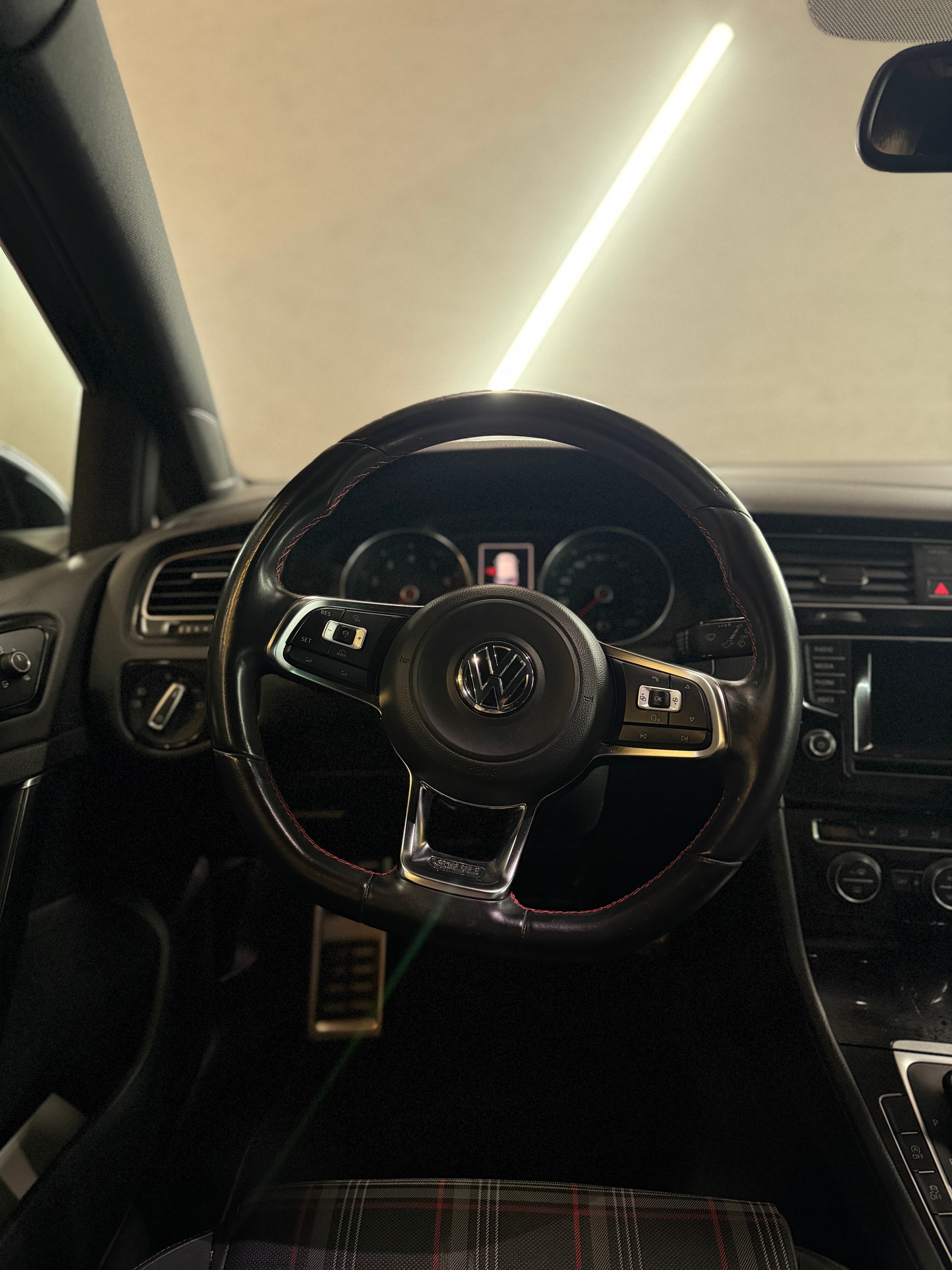 VW Golf 2.0 TSI GTI Performance DSG-image-10