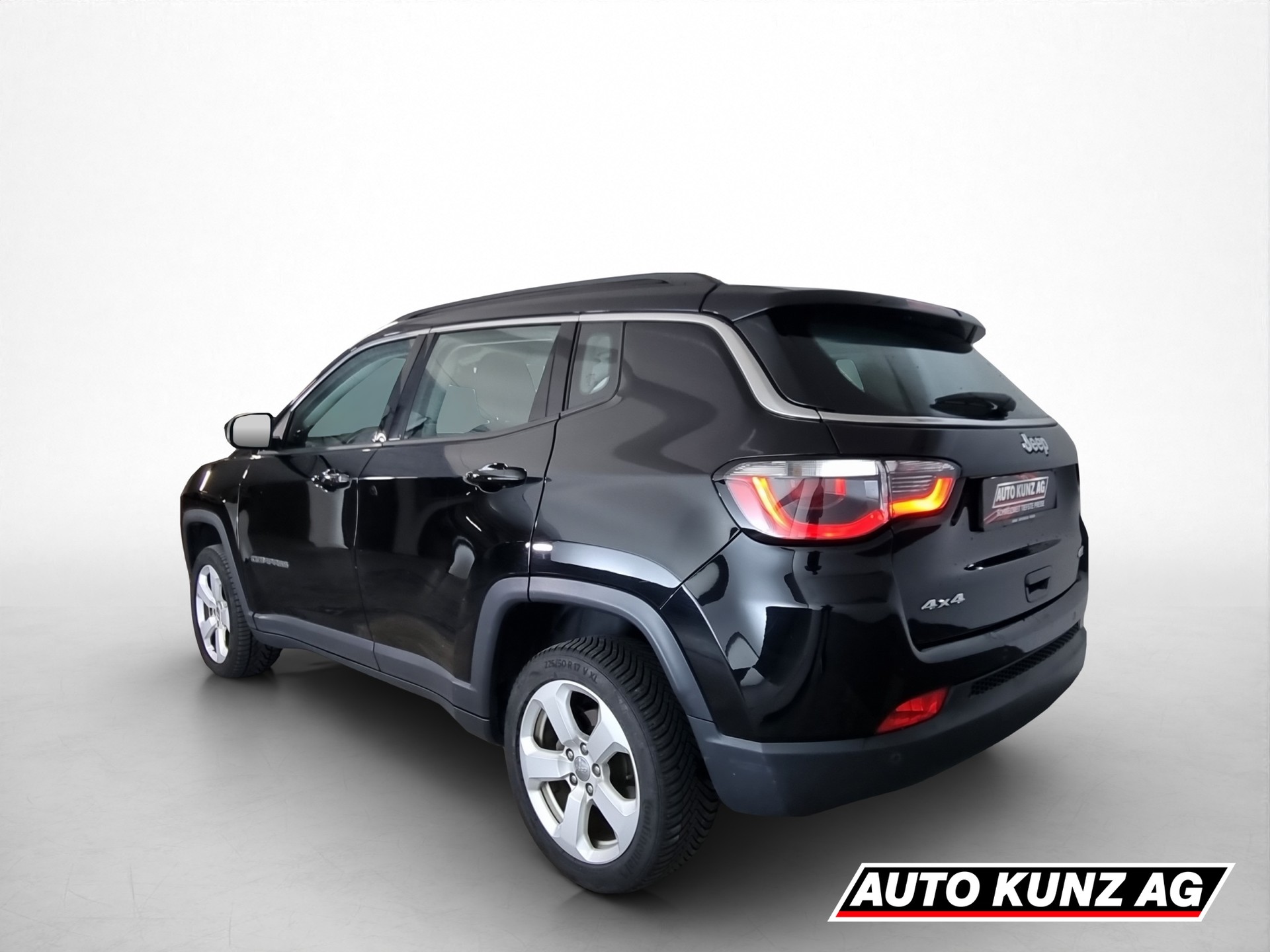 JEEP Compass 2.0 CRD Longitude AWD-showroom-element-3