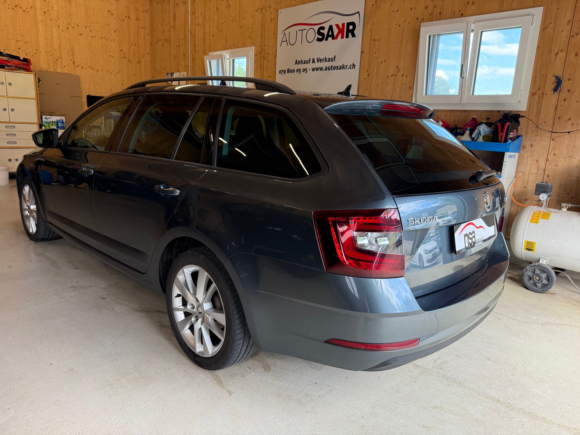 SKODA Octavia Combi 1.4 TSI Style-image-5