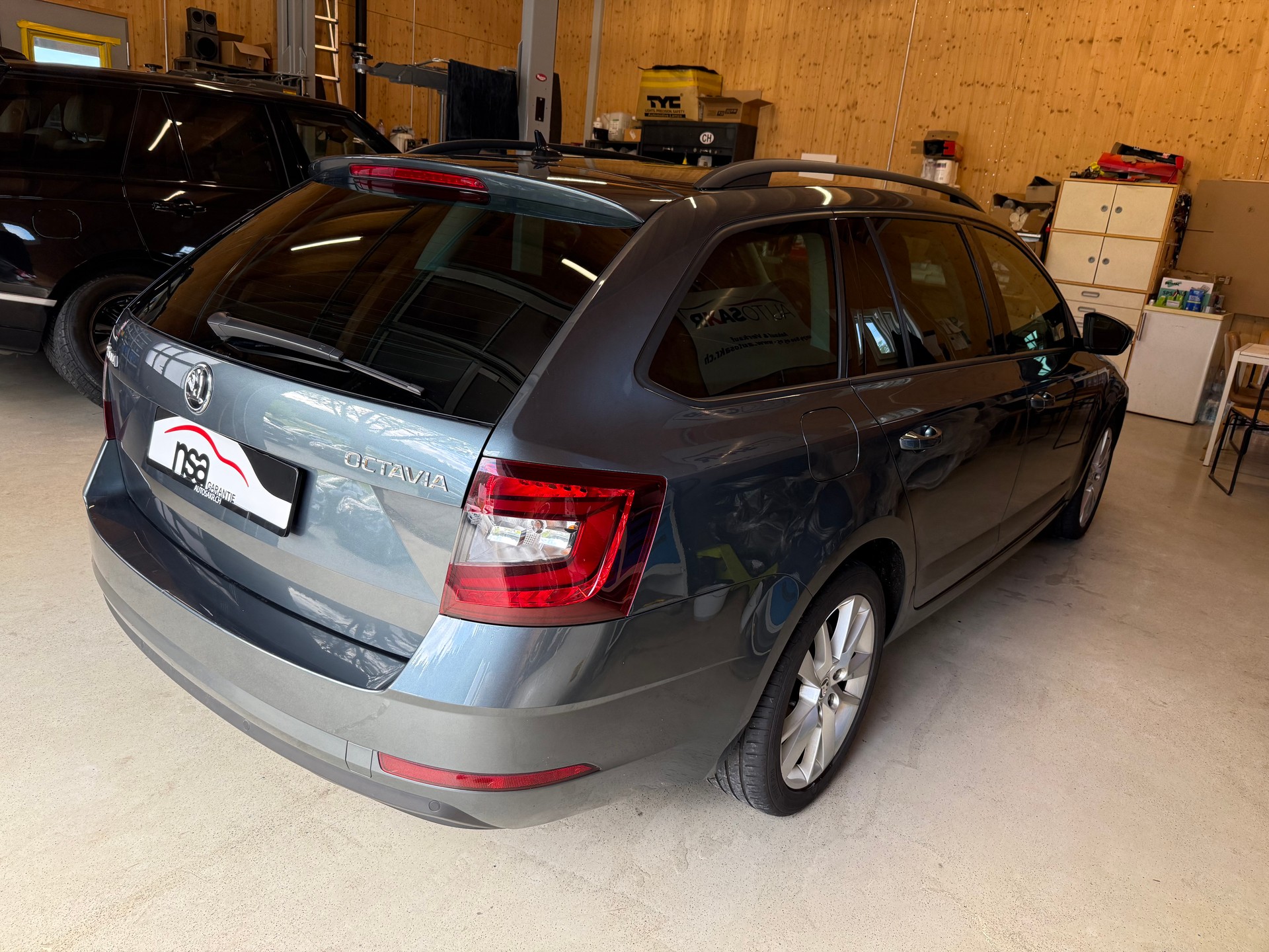 SKODA Octavia Combi 1.4 TSI Style-image-3