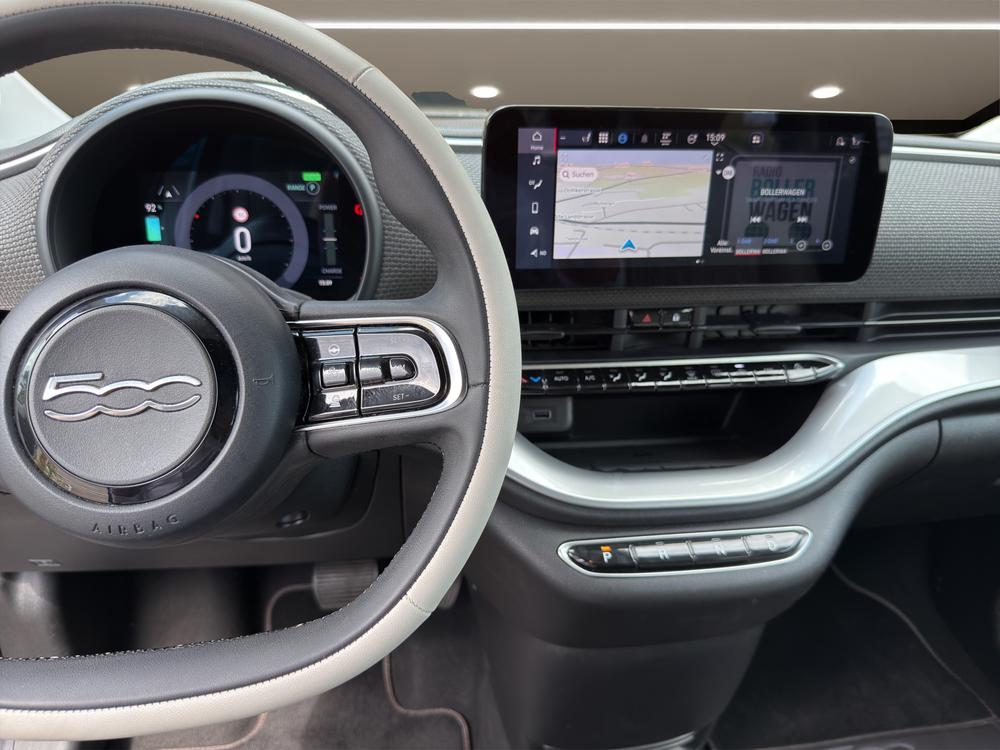 FIAT 500e Cabrio La Prima-image-9