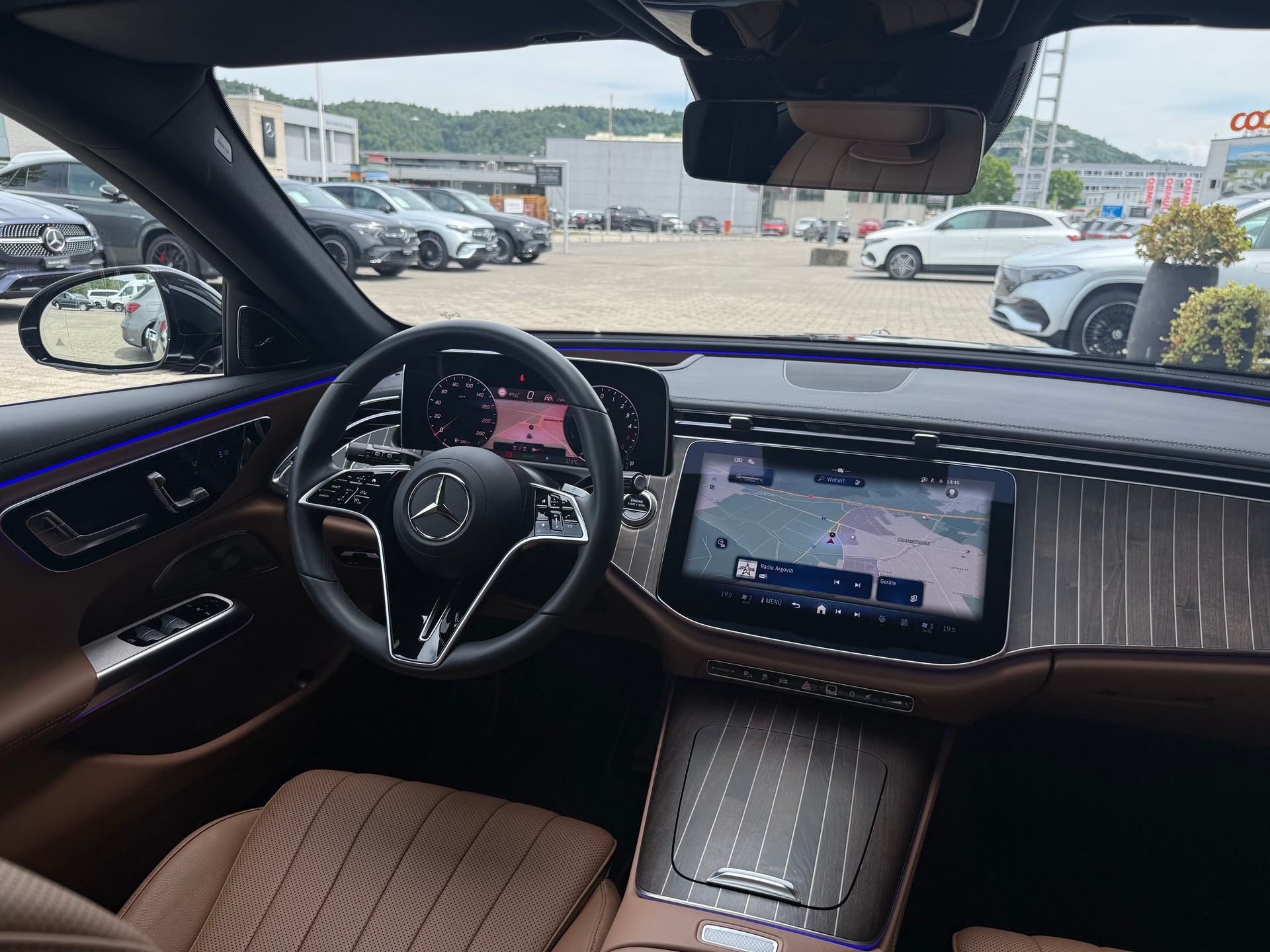 MERCEDES-BENZ E 300 de EXCLUSIVE T 4Matic EQ Hybrid 9G-Tronic-image-5