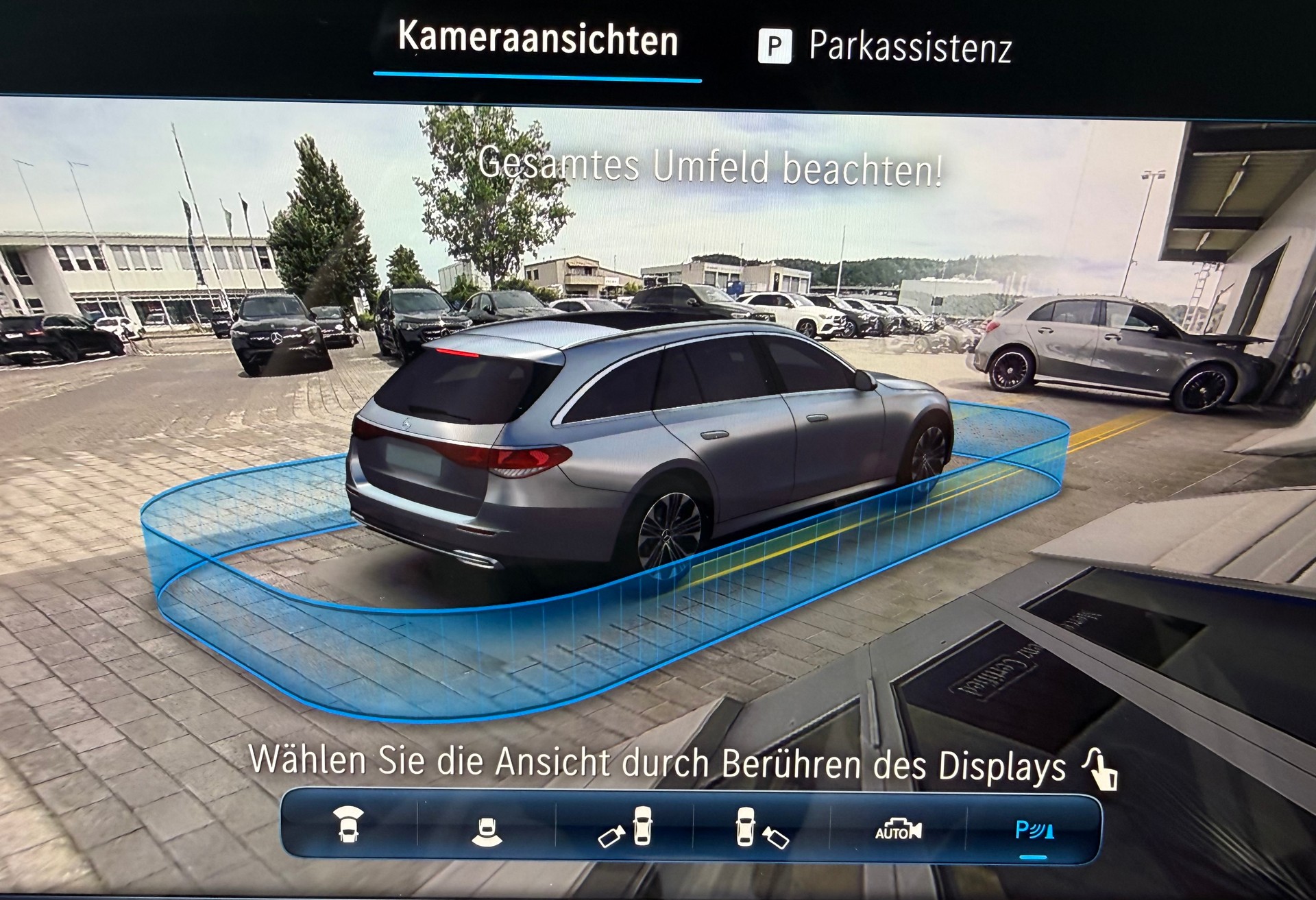 MERCEDES-BENZ E 300 de EXCLUSIVE T 4Matic EQ Hybrid 9G-Tronic-image-9