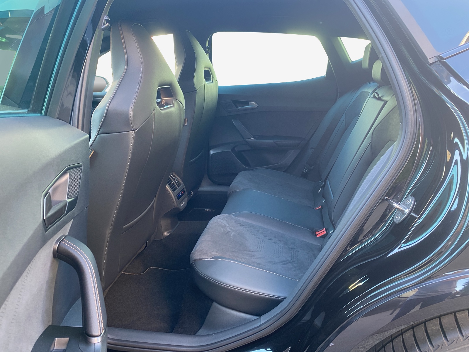 CUPRA Formentor 1.5 e-HYBRID pHEV VZ DSG-image-11