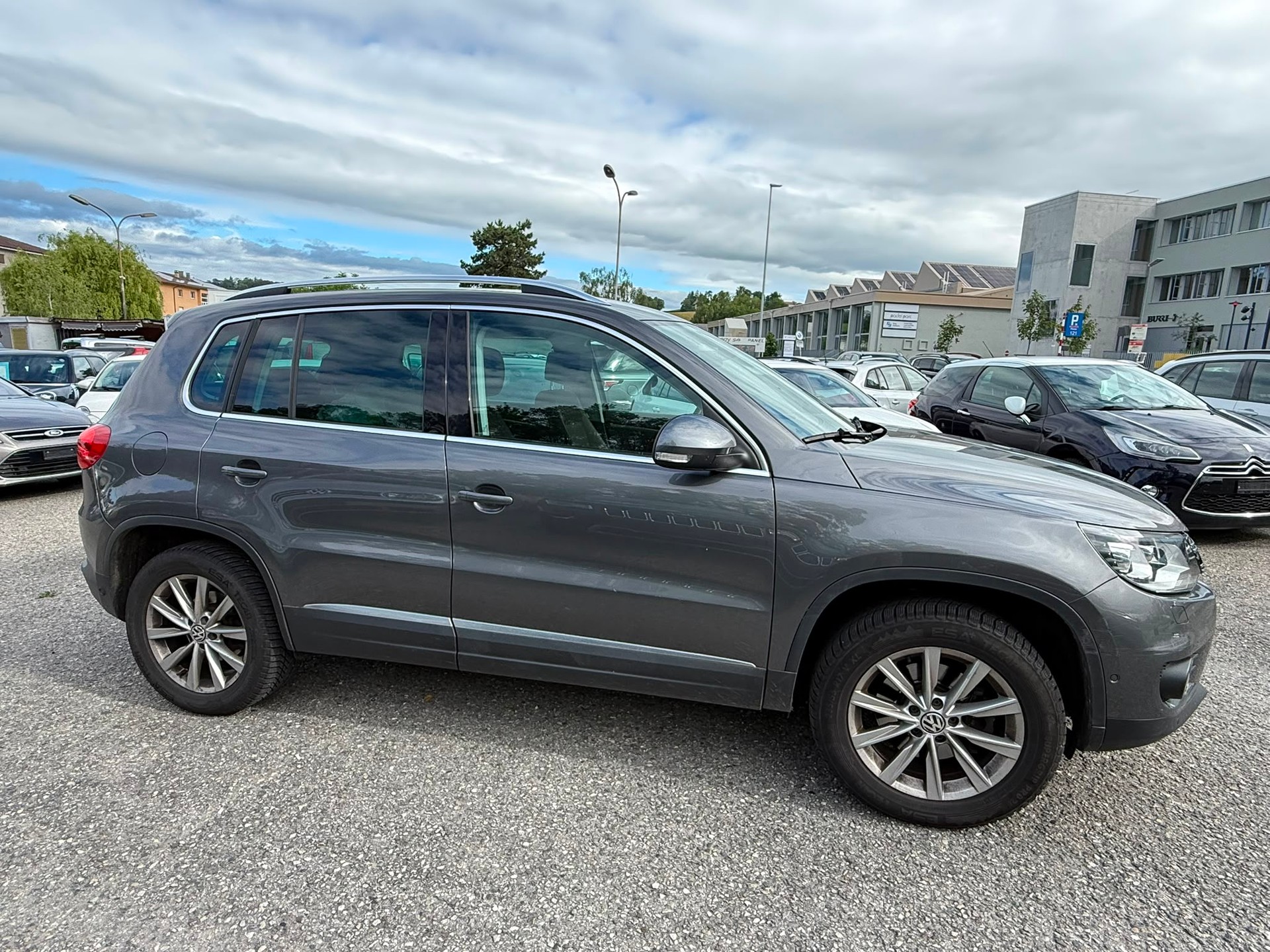 VW Tiguan 2.0 TSI R Line 4Motion DSG-image-6
