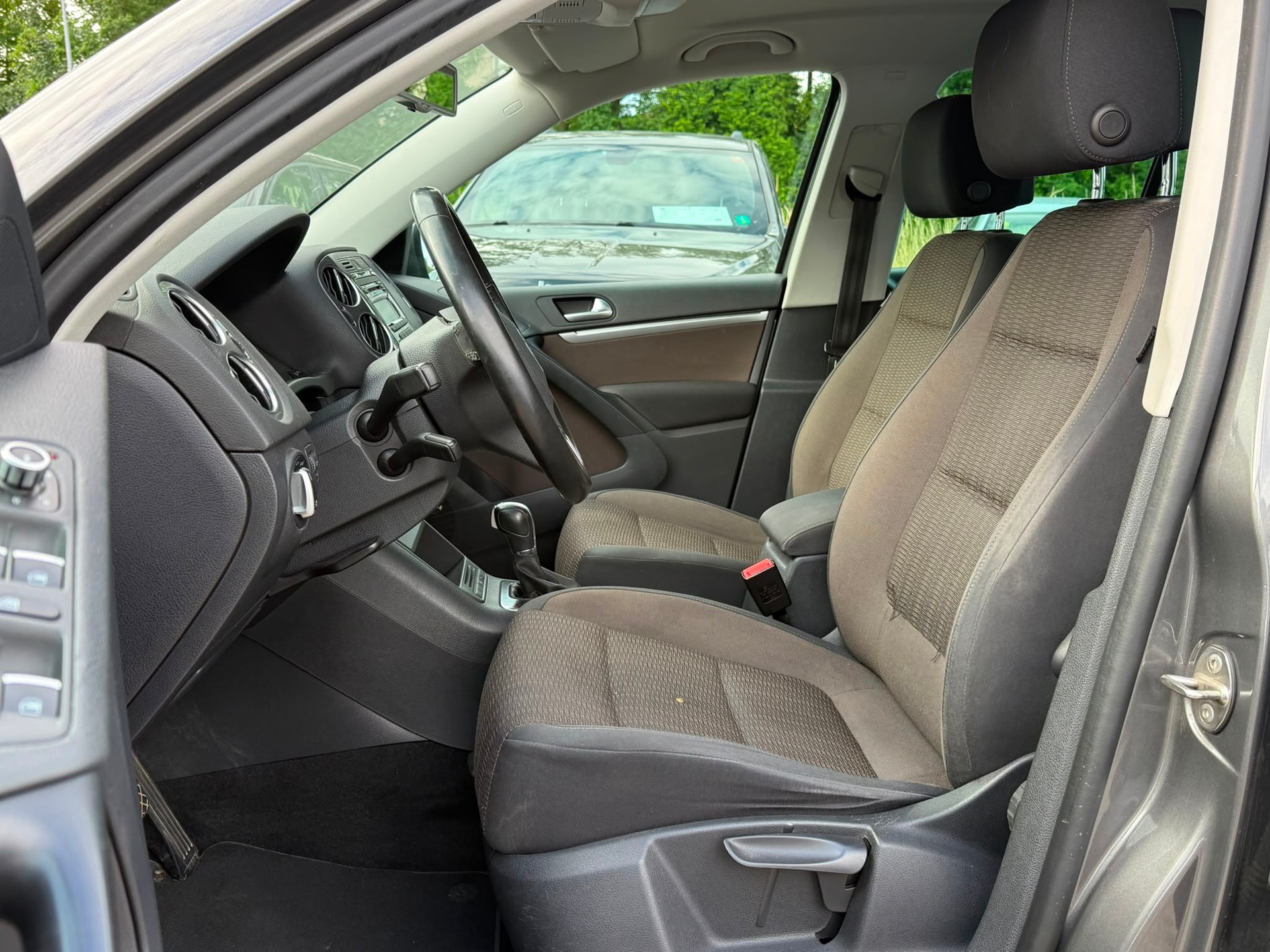 VW Tiguan 2.0 TSI R Line 4Motion DSG-image-12