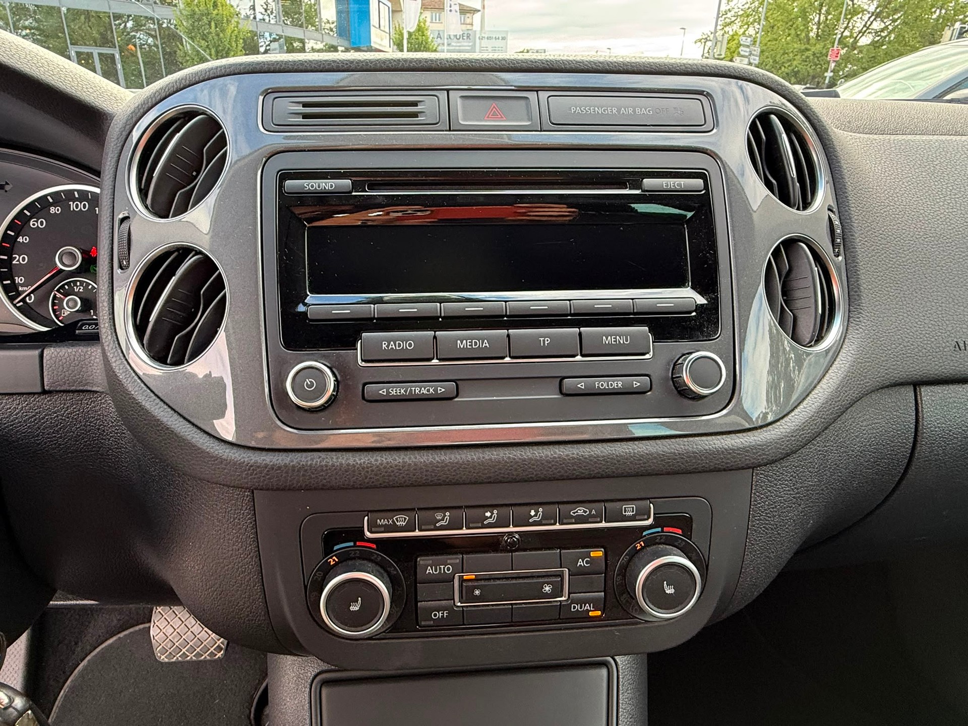 VW Tiguan 2.0 TSI R Line 4Motion DSG-image-13
