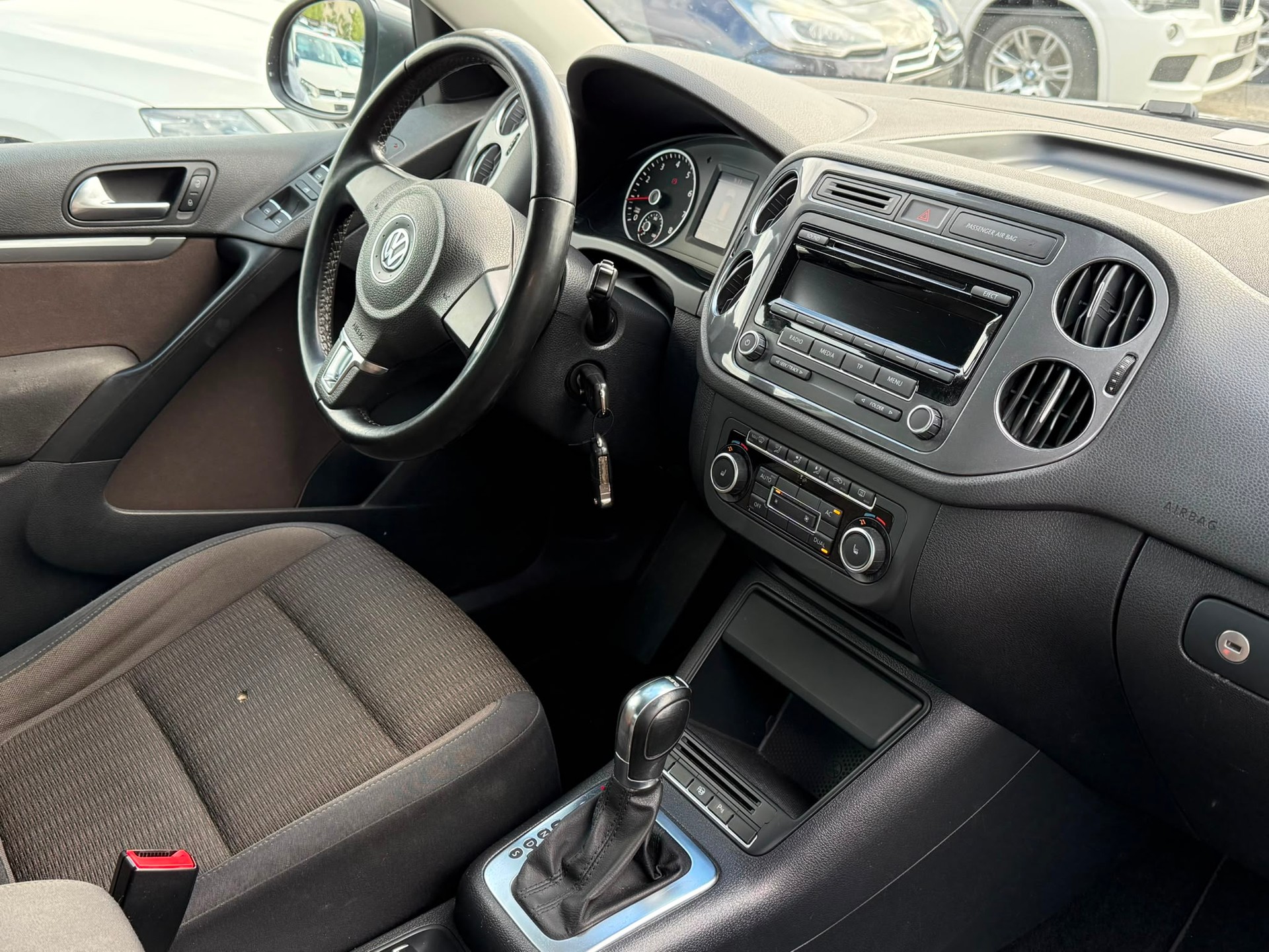 VW Tiguan 2.0 TSI R Line 4Motion DSG-image-11
