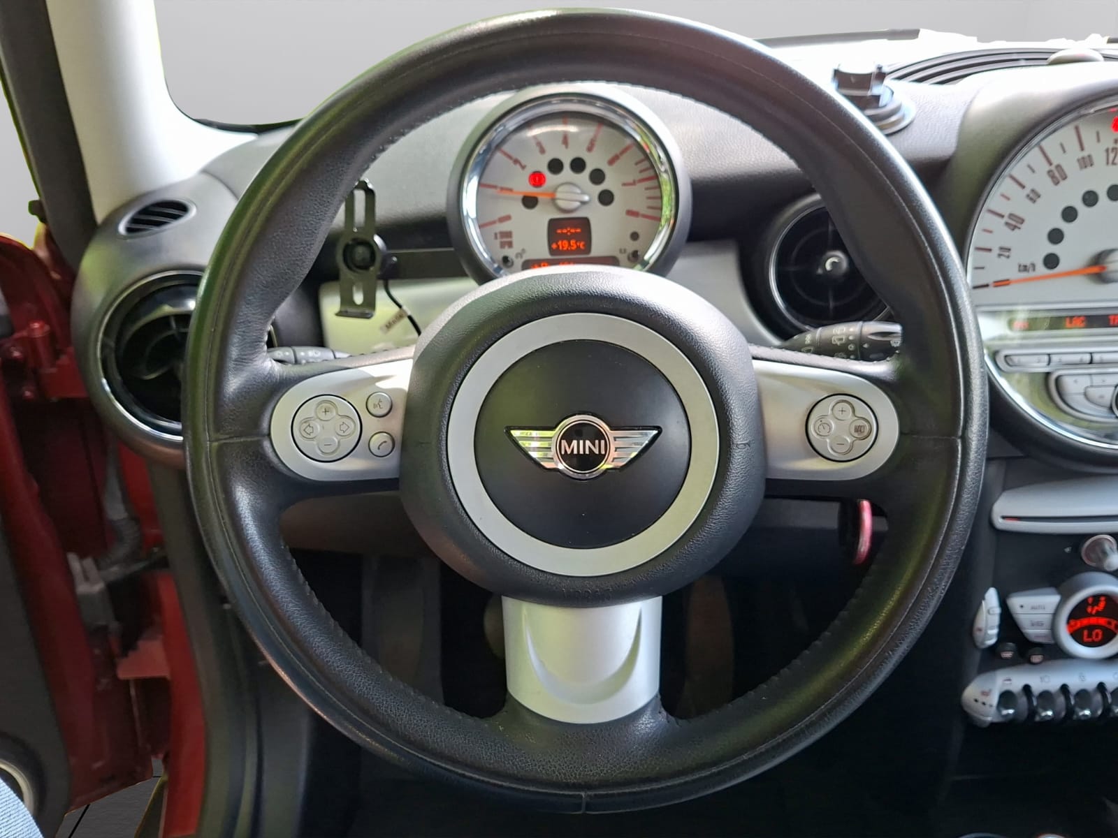 MINI Clubman Cooper-image-12